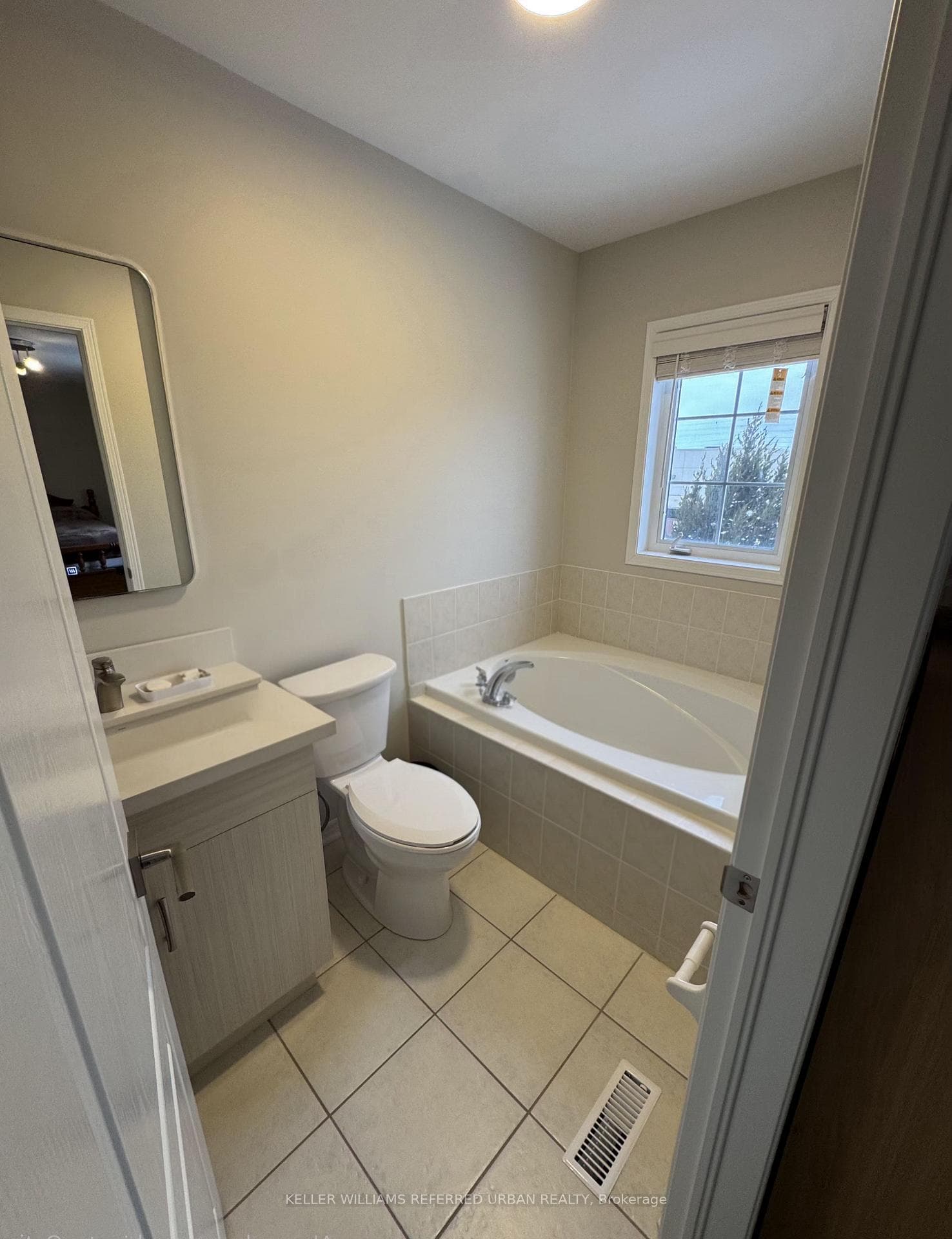 129 Dolce Crescent, Vaughan, ON L4H 3C8