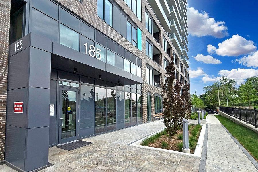185 Deerfield Road 220, Newmarket, ON L2Y 0G7