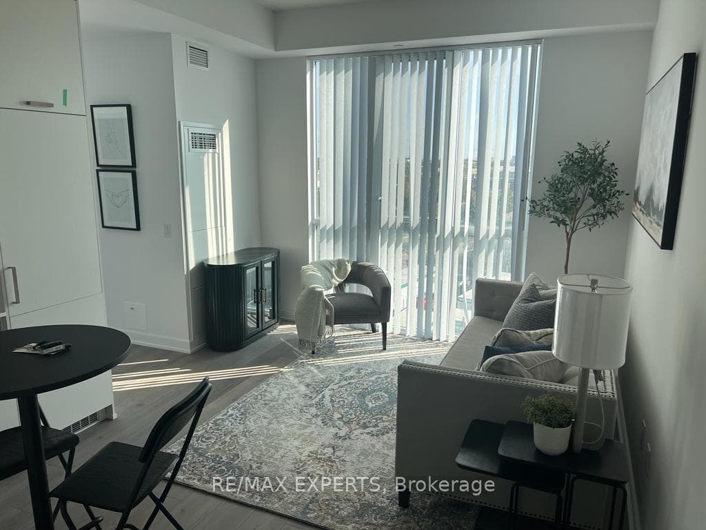 60 Honey Crisp Crescent 509, Vaughan, ON L4K 0N5