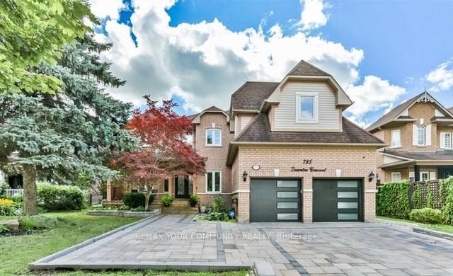 785 Quantra Crescent, Newmarket, ON L3X 1M9