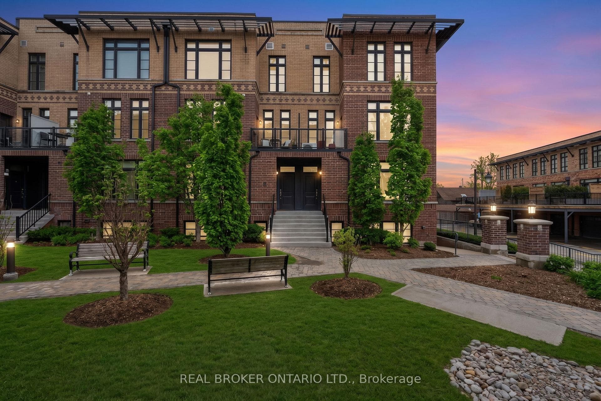 8167 Kipling Avenue 43, Vaughan, ON L4L 0G4