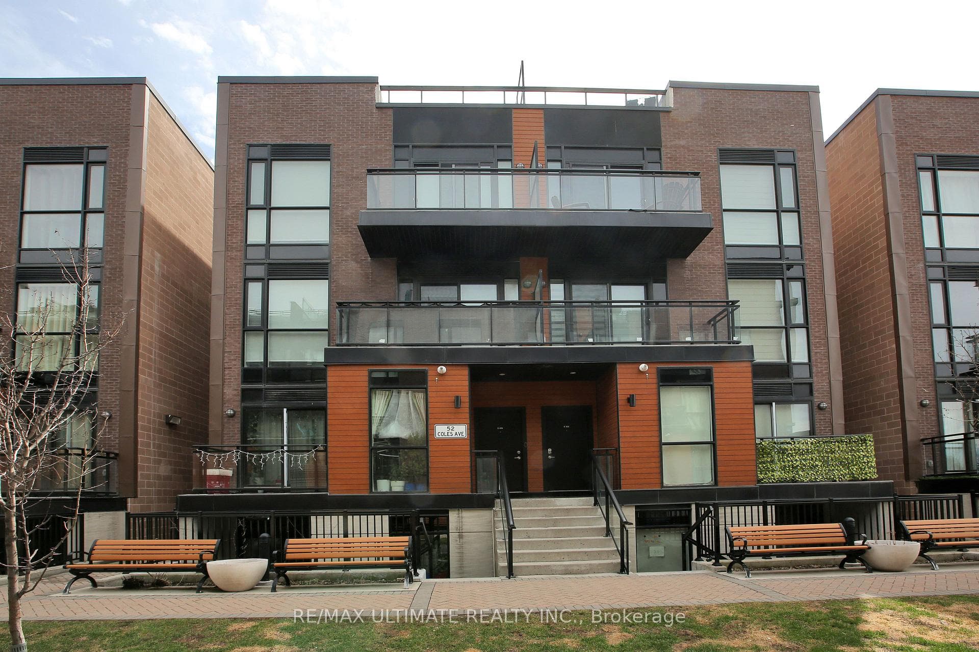 52 Coles Avenue E403, Vaughan, ON L4L 0J1