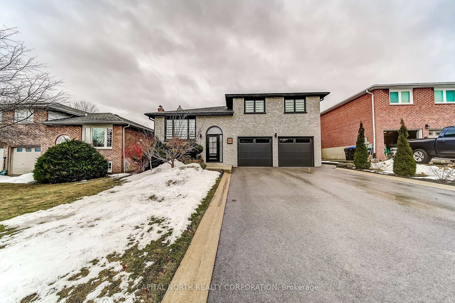 52 Wood Crescent, Bradford West Gwillimbury, ON L3Z 2G2