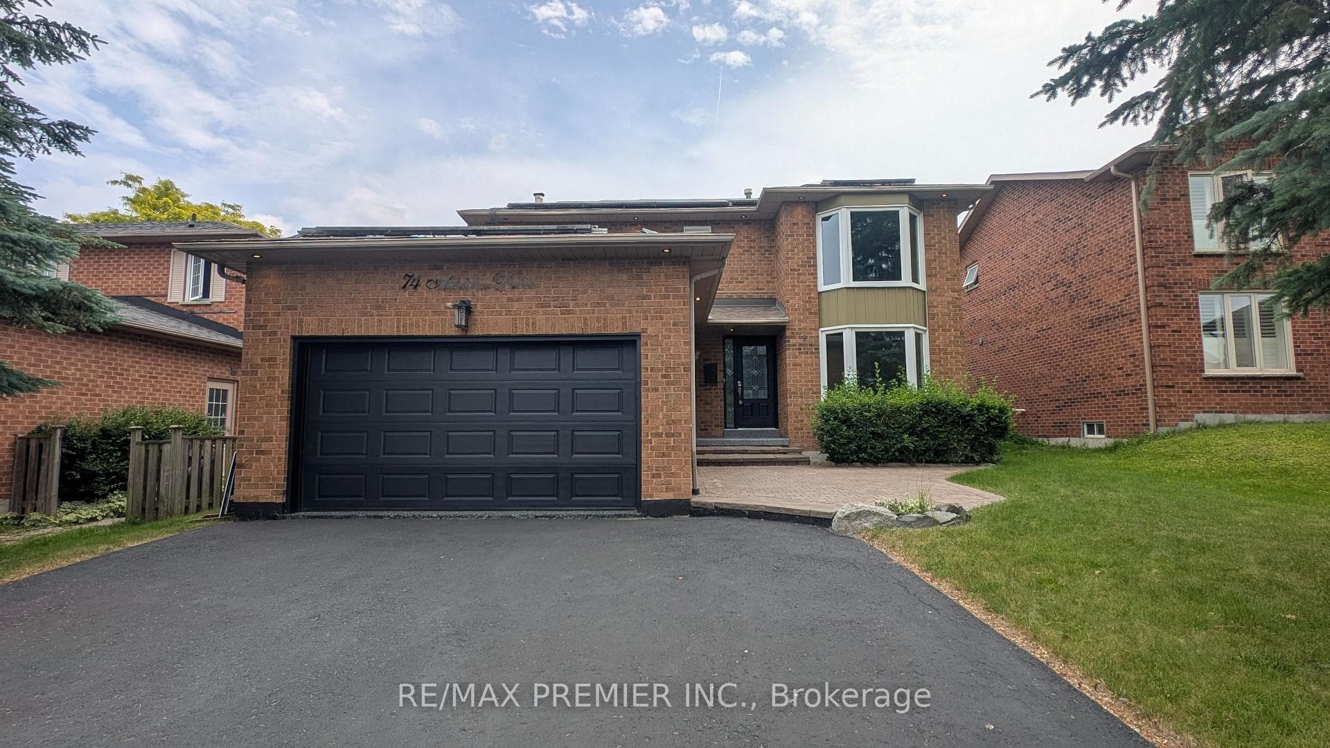74 Attridge Drive, Aurora, ON L4G 6J4