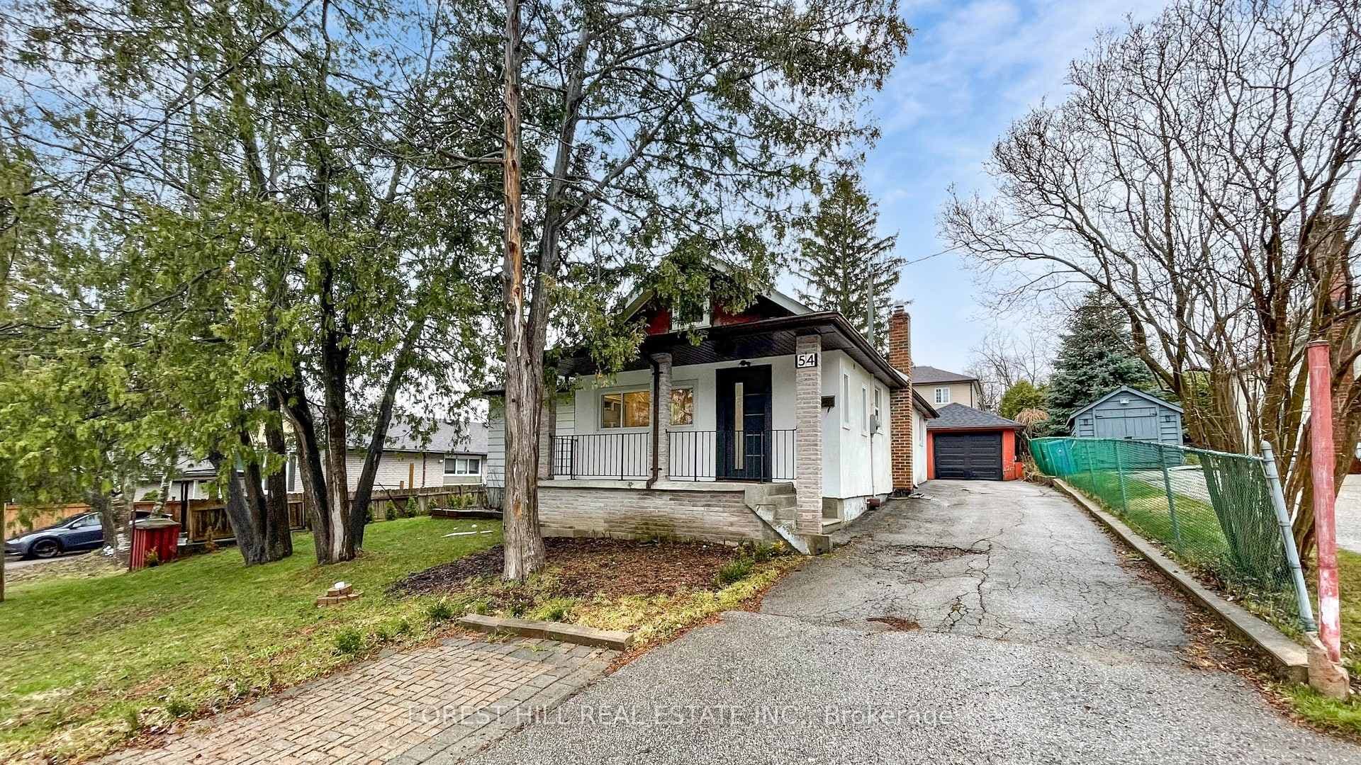 54 Vincent Street, Newmarket, ON L3Y 4G5