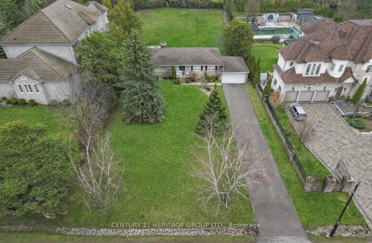 19 Oakbank Road, Vaughan, ON L4J 2B8