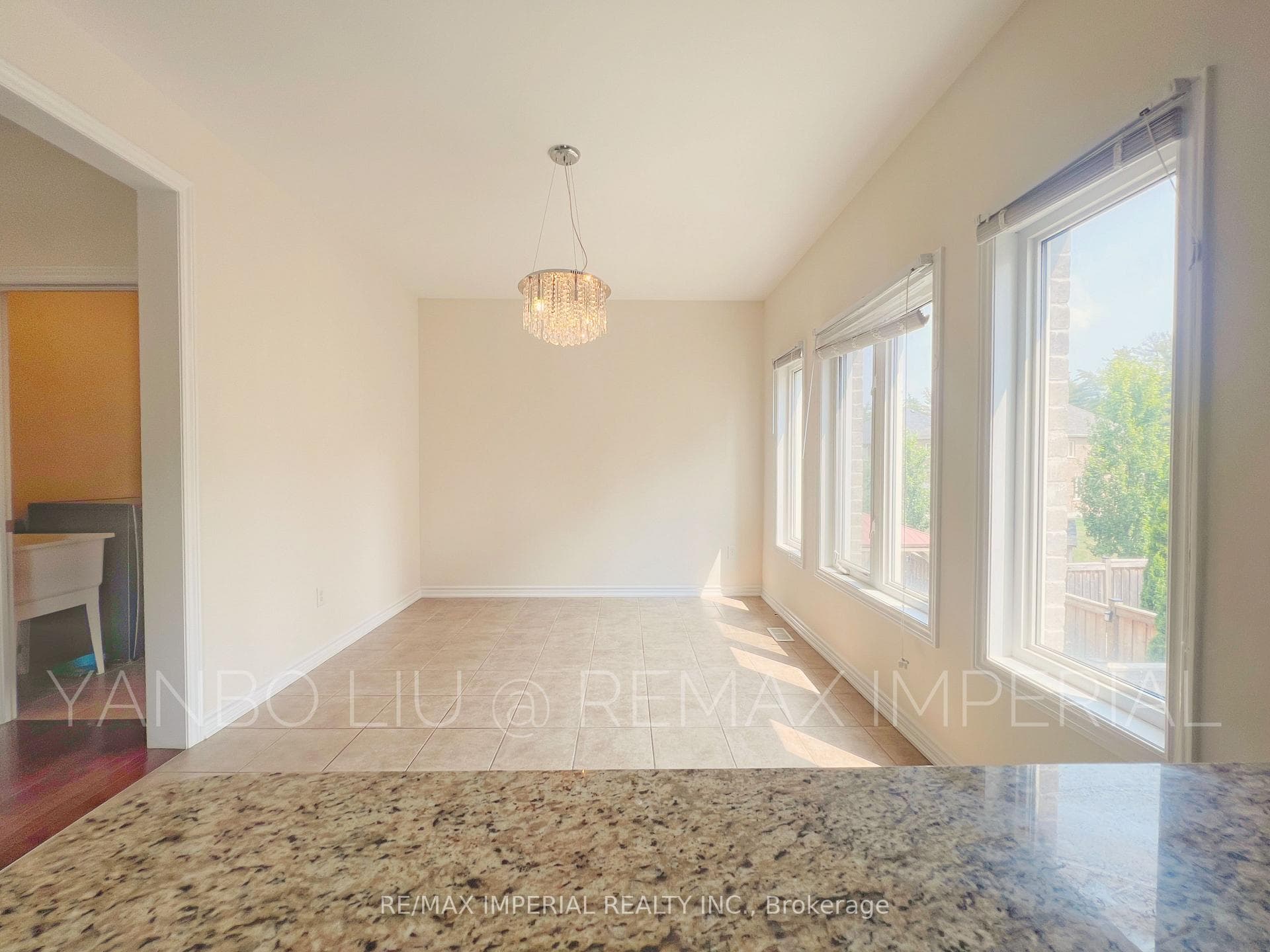 155 Art West Avenue, Newmarket, ON L3X 0C1