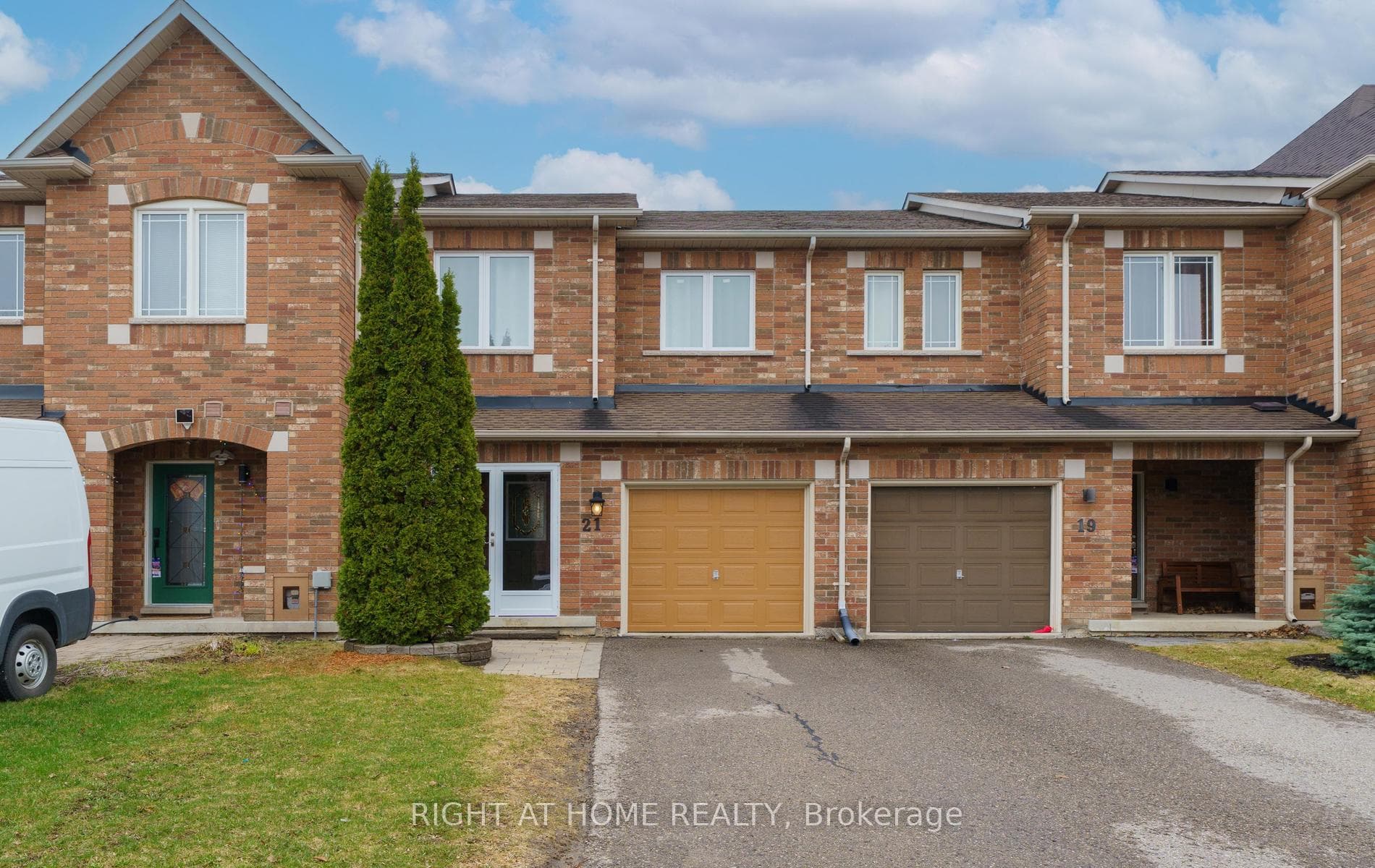 21 Marshview Avenue, Aurora, ON L4G 7W2