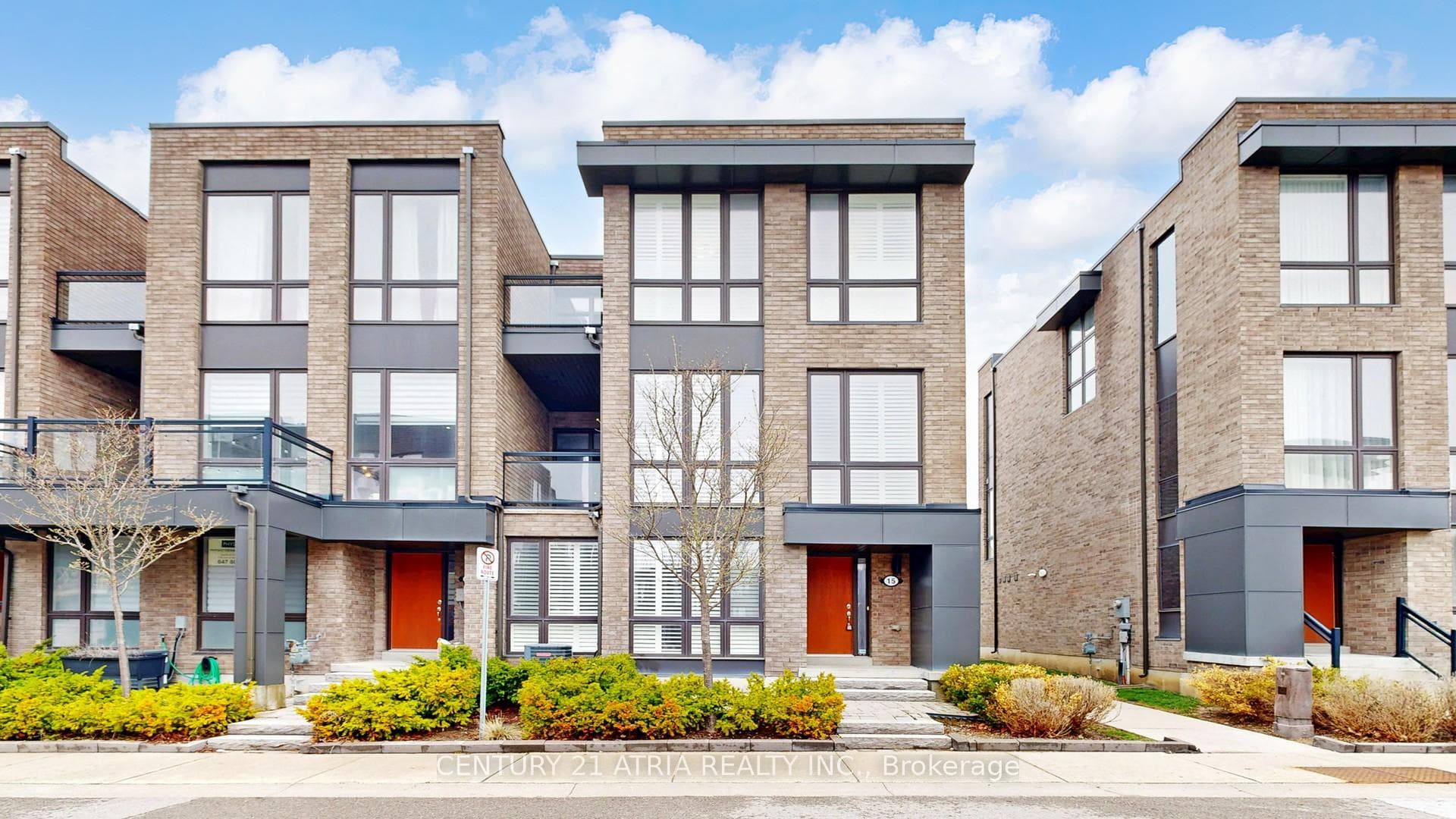 15 Thorncrest Drive, Vaughan, ON L4J 0K1