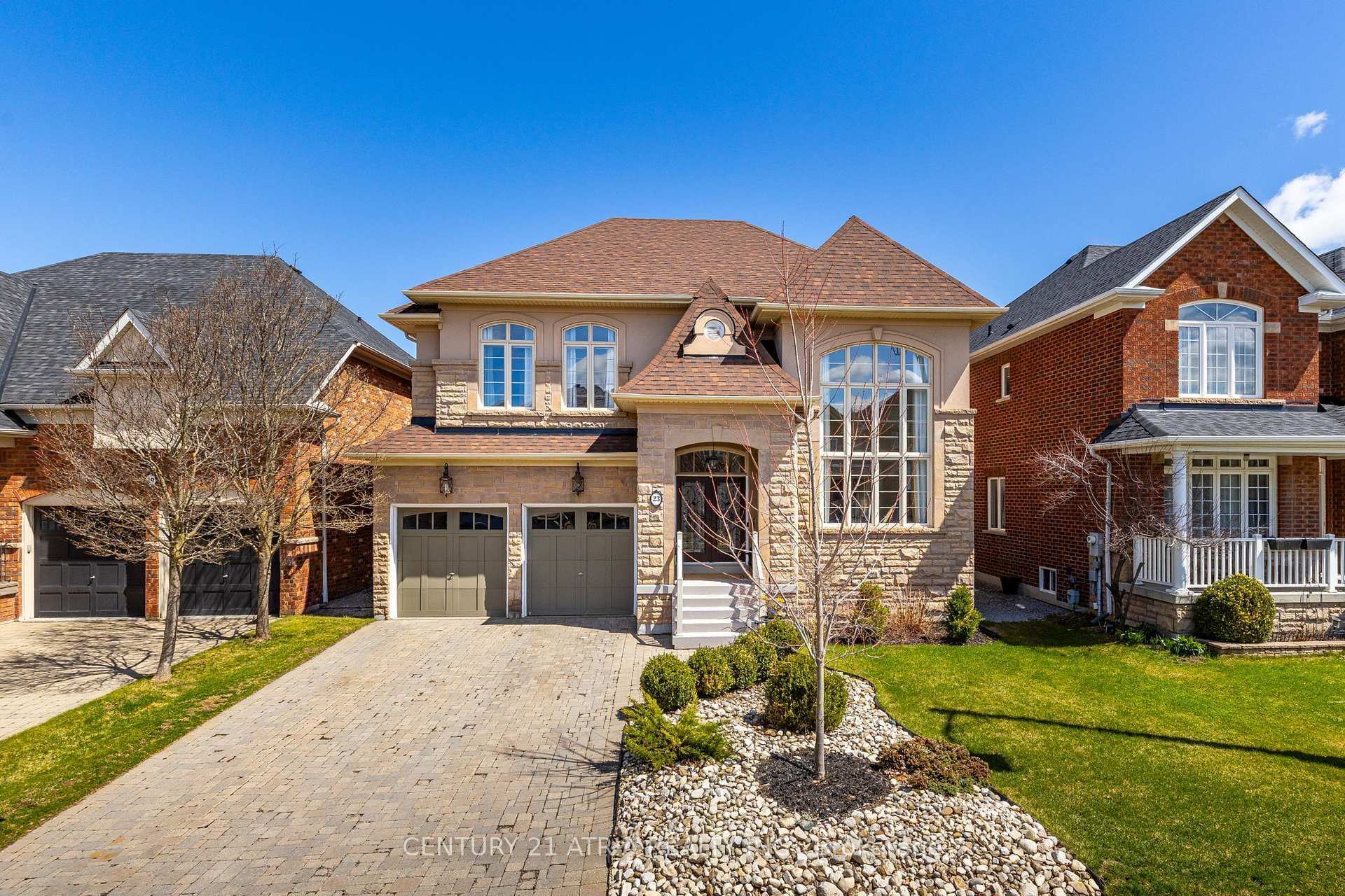 23 Weslock Crescent, Aurora, ON L4G 7Y9