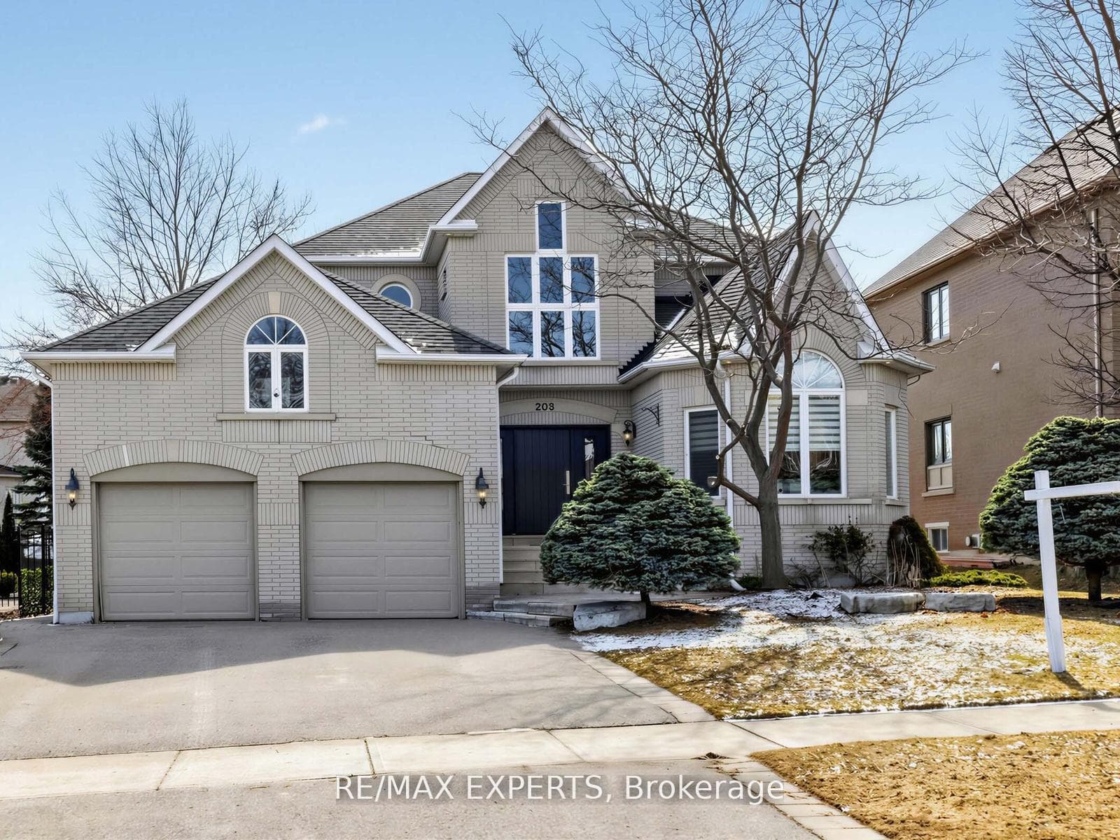 203 Thomson Creek Boulevard, Vaughan, ON L4H 1H1