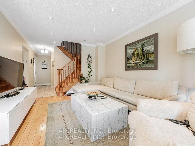 49 White Boulevard, Vaughan, ON L4J 5Z4