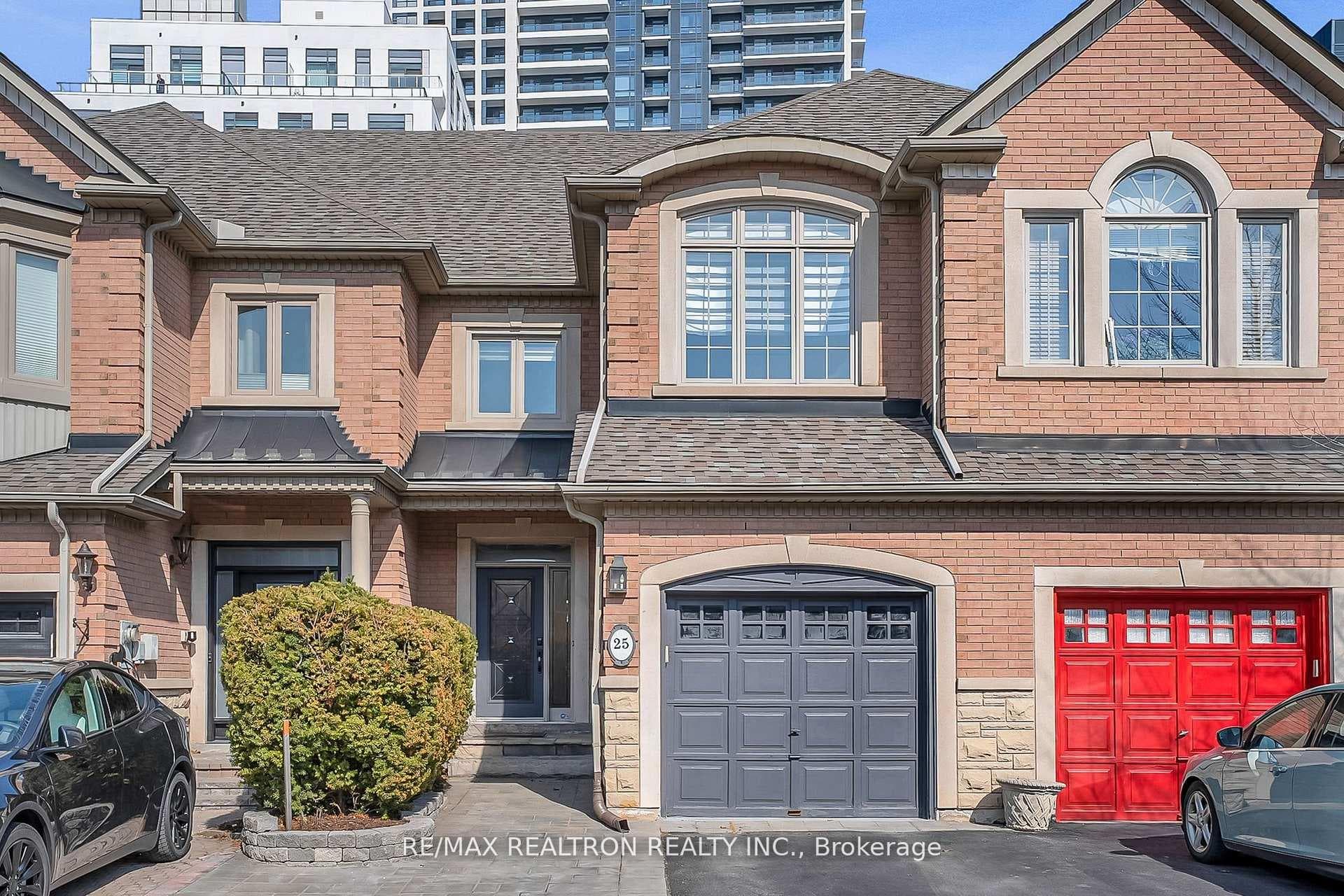 25 Kingsbridge Circle, Vaughan, ON L4J 8N8