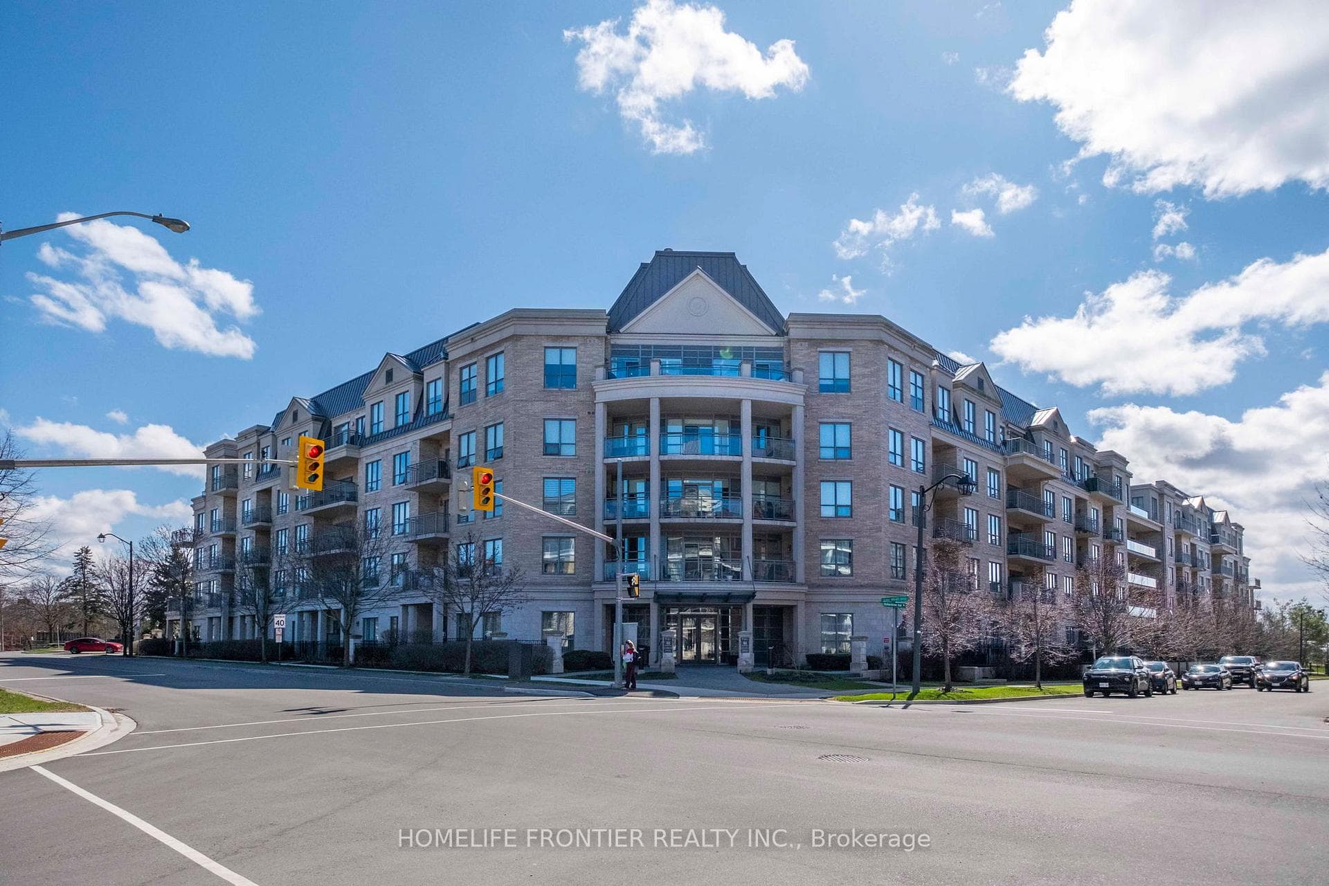 180 John West Way 209, Aurora, ON L4G 0R3