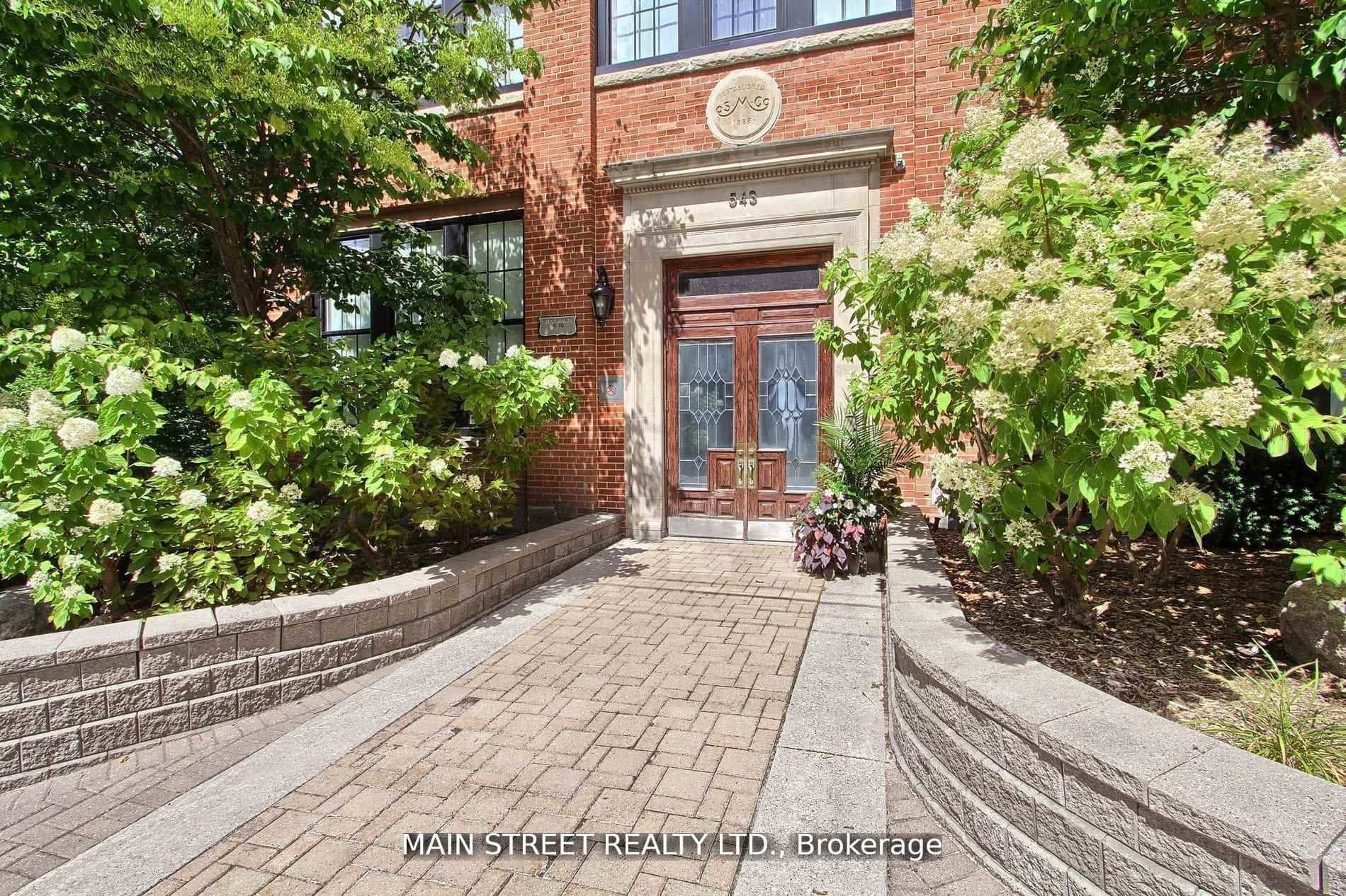 543 Timothy Street W 310, Newmarket, ON L3Y 1R1