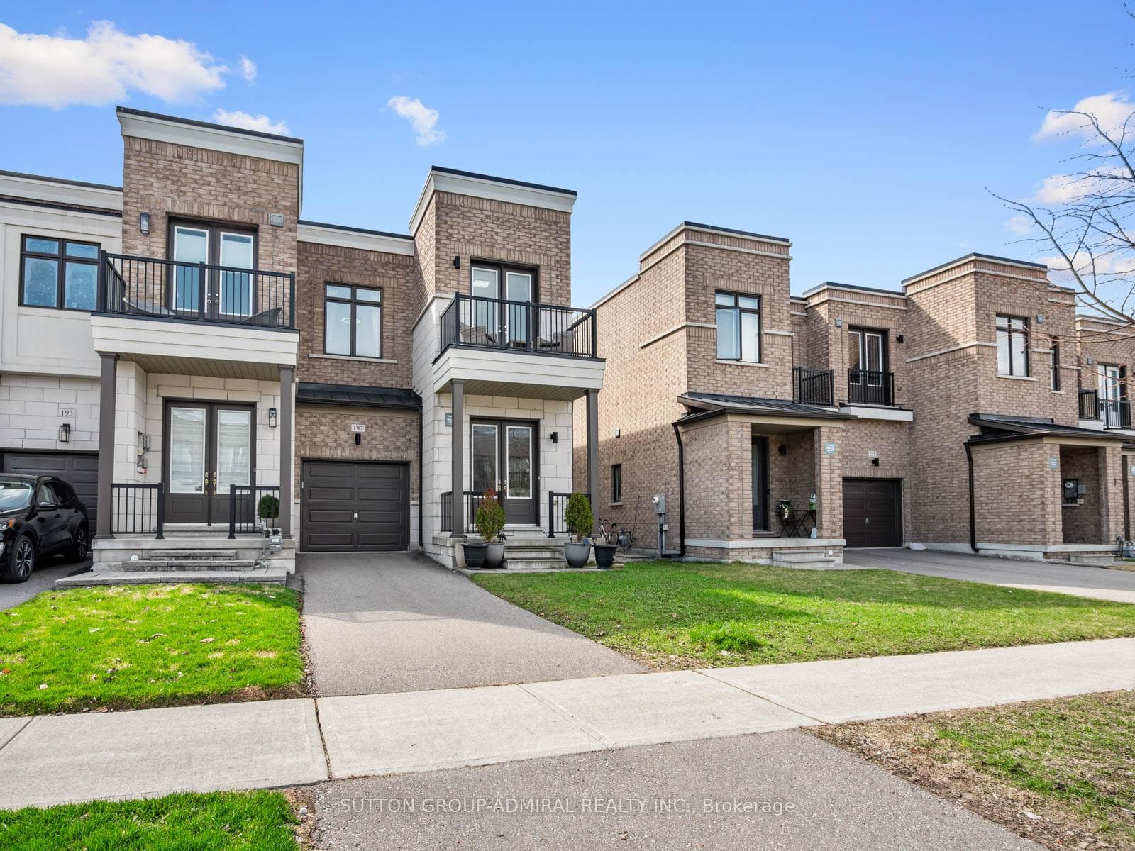 197 Elyse Court, Aurora, ON L4G 2C9