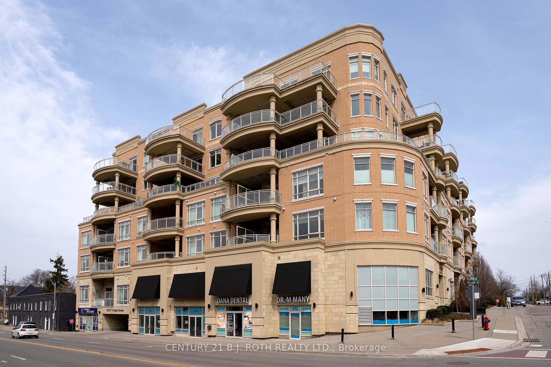 15277 Yonge Street S 313, Aurora, ON L4G 1Y3