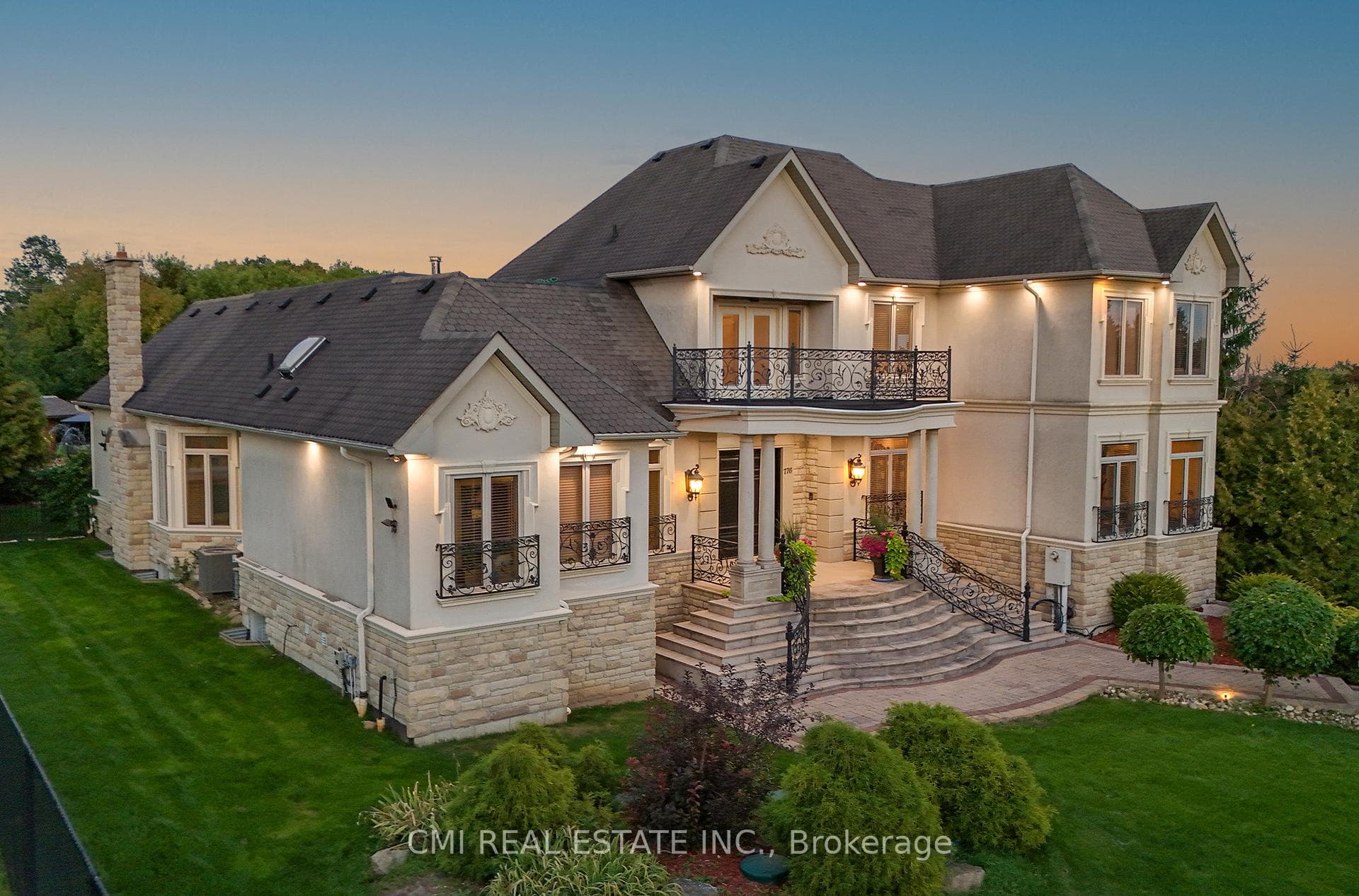 776 Woodland Acres Crescent, Vaughan, ON L6A 1G2