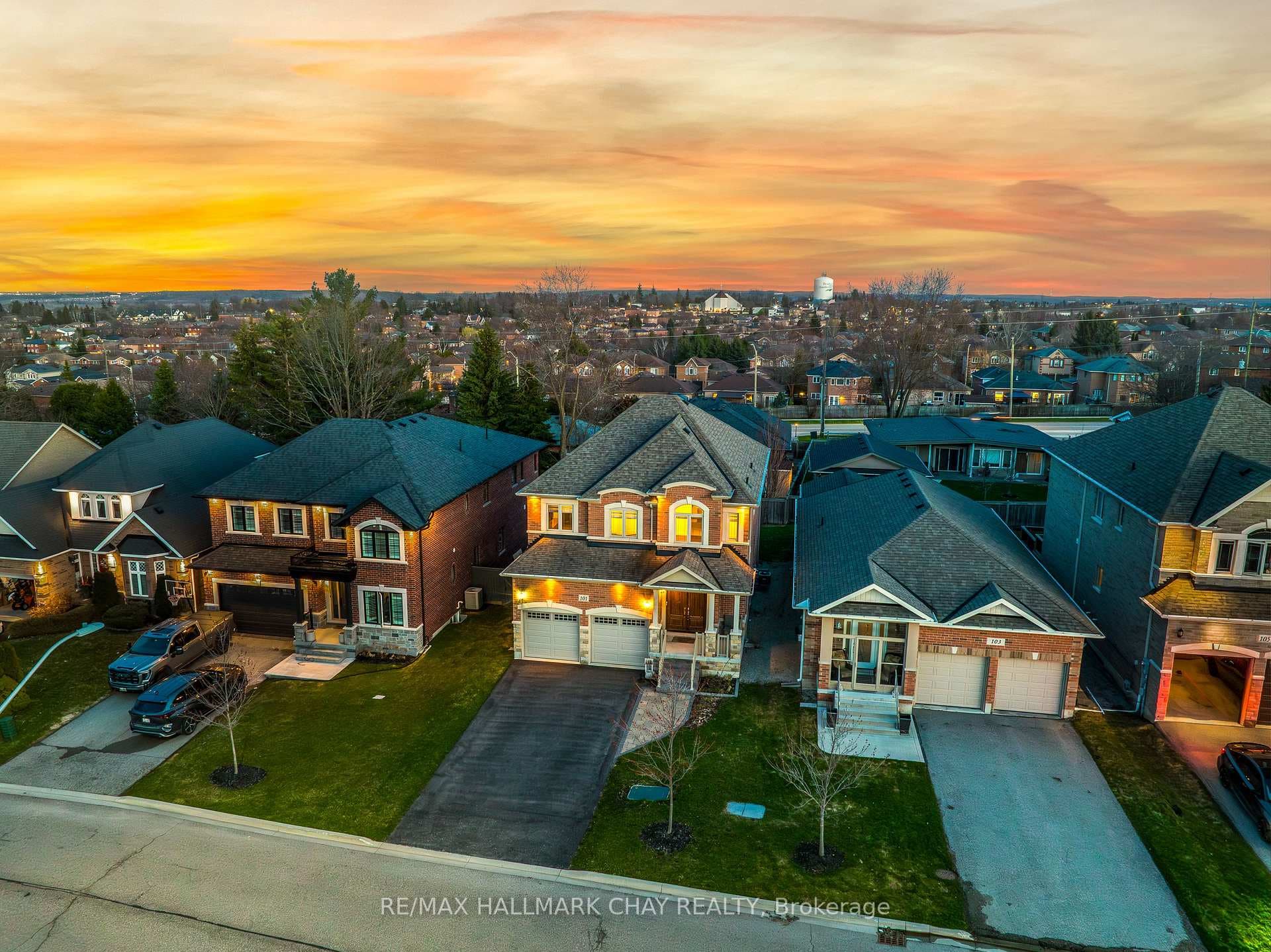 101 Gardiner Drive, Bradford West Gwillimbury, ON L3Z 3G2