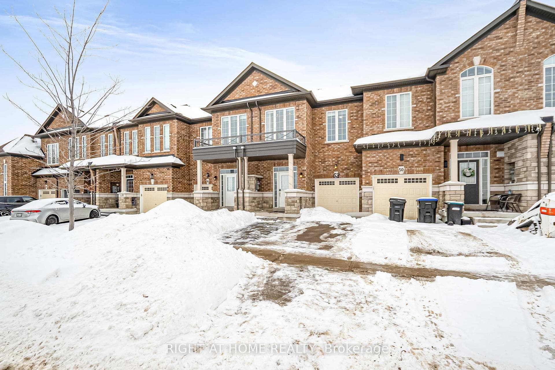 52 Veterans Street, Bradford West Gwillimbury, ON L3Z 4L4