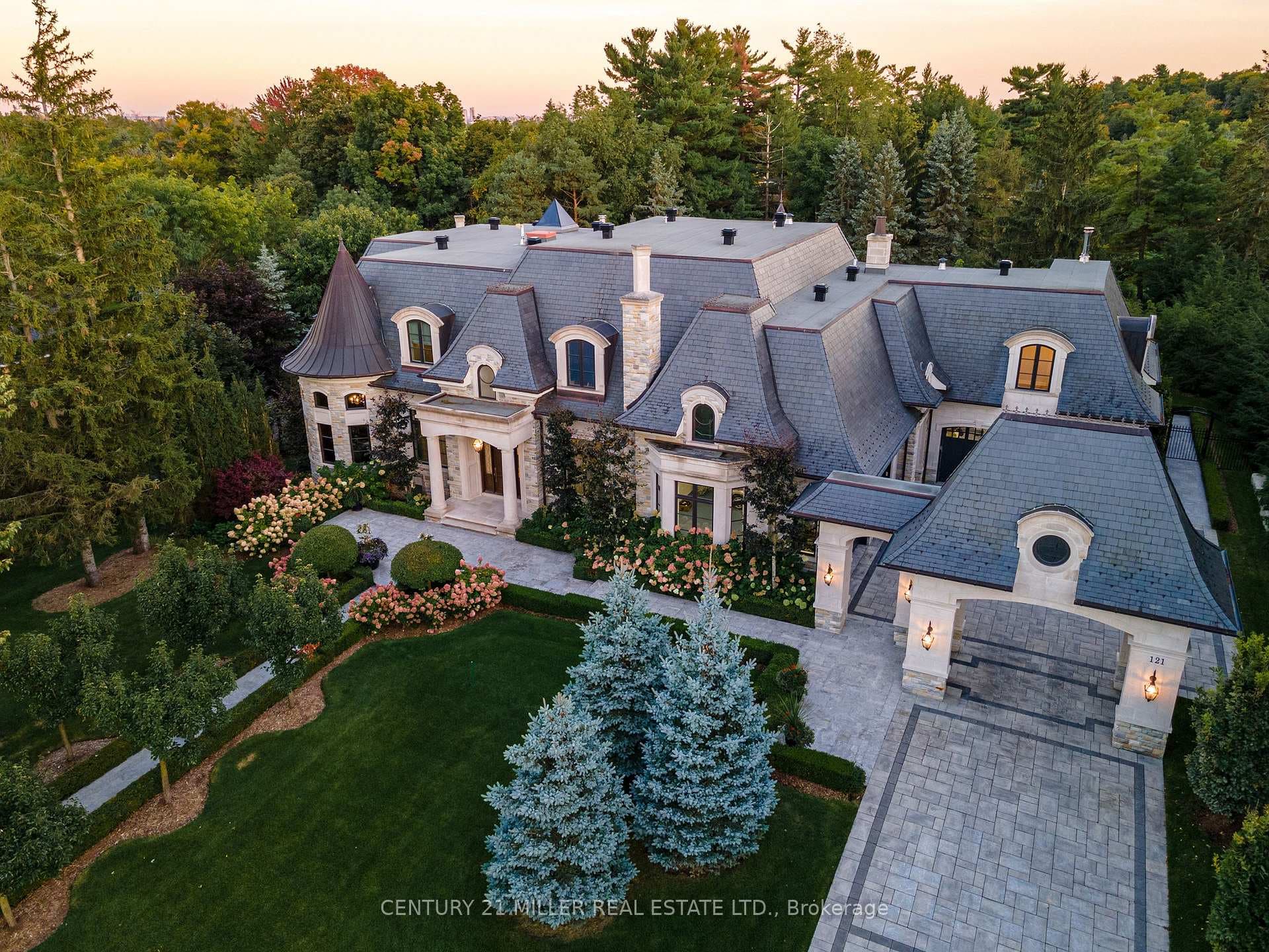 121 Rebecca Court, Vaughan, ON L6A 1G2