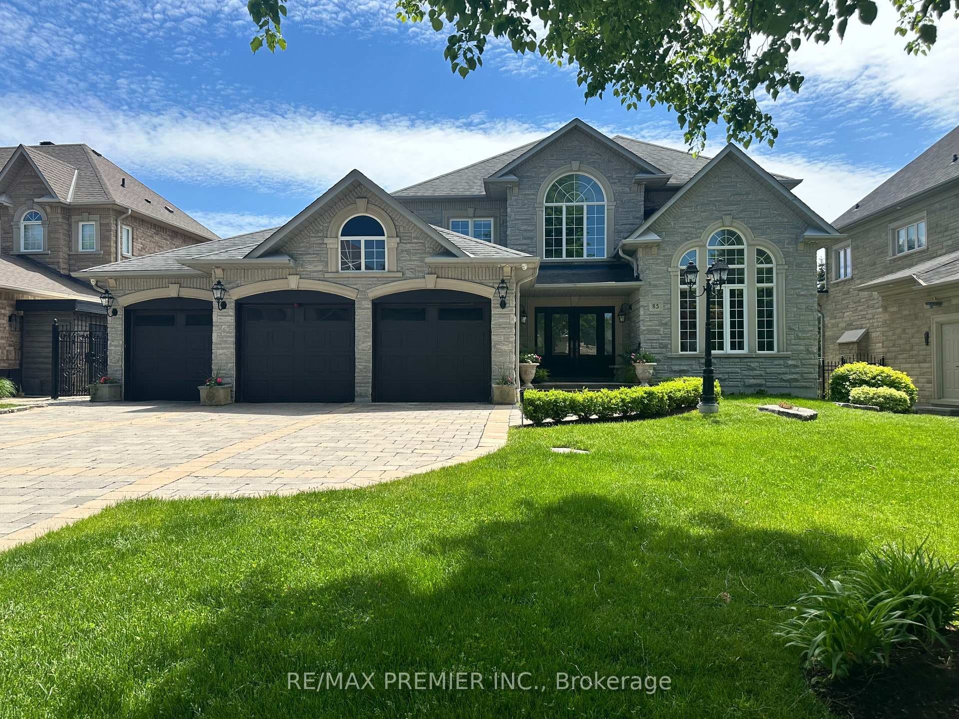 85 Gregory Scott Drive, Vaughan, ON L4H 1K7