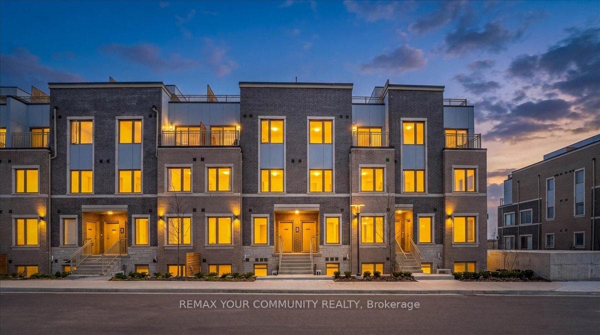 130 HONEYCRISP Crescent 311, Vaughan, ON L4K 0N7