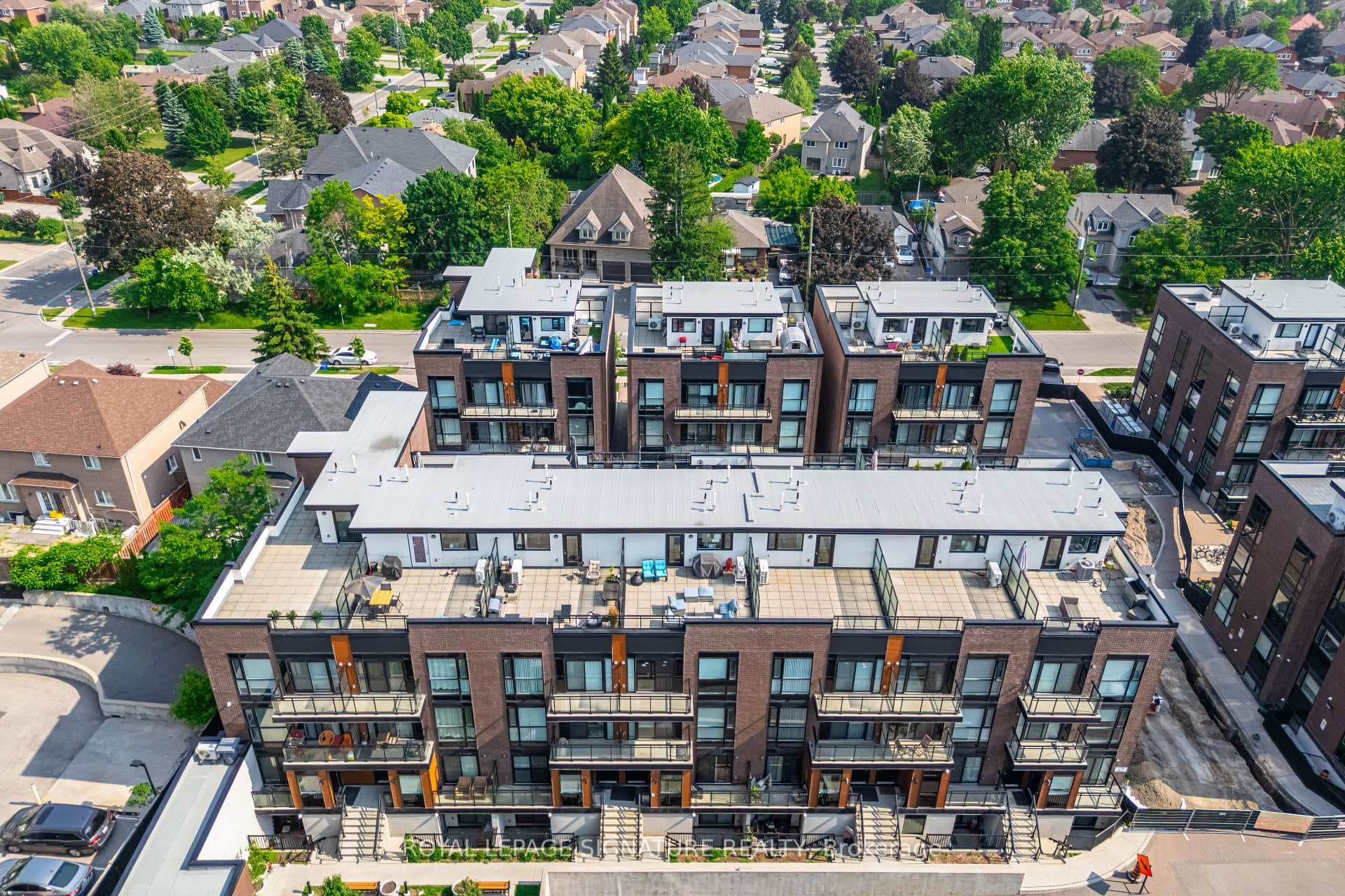 5289 Highway 7 N/A D-603, Vaughan, ON L4L 0J1