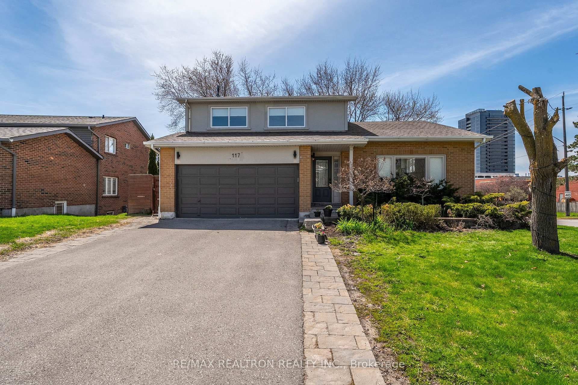 117 Cardinal Crescent, Newmarket, ON L3Y 5Y5