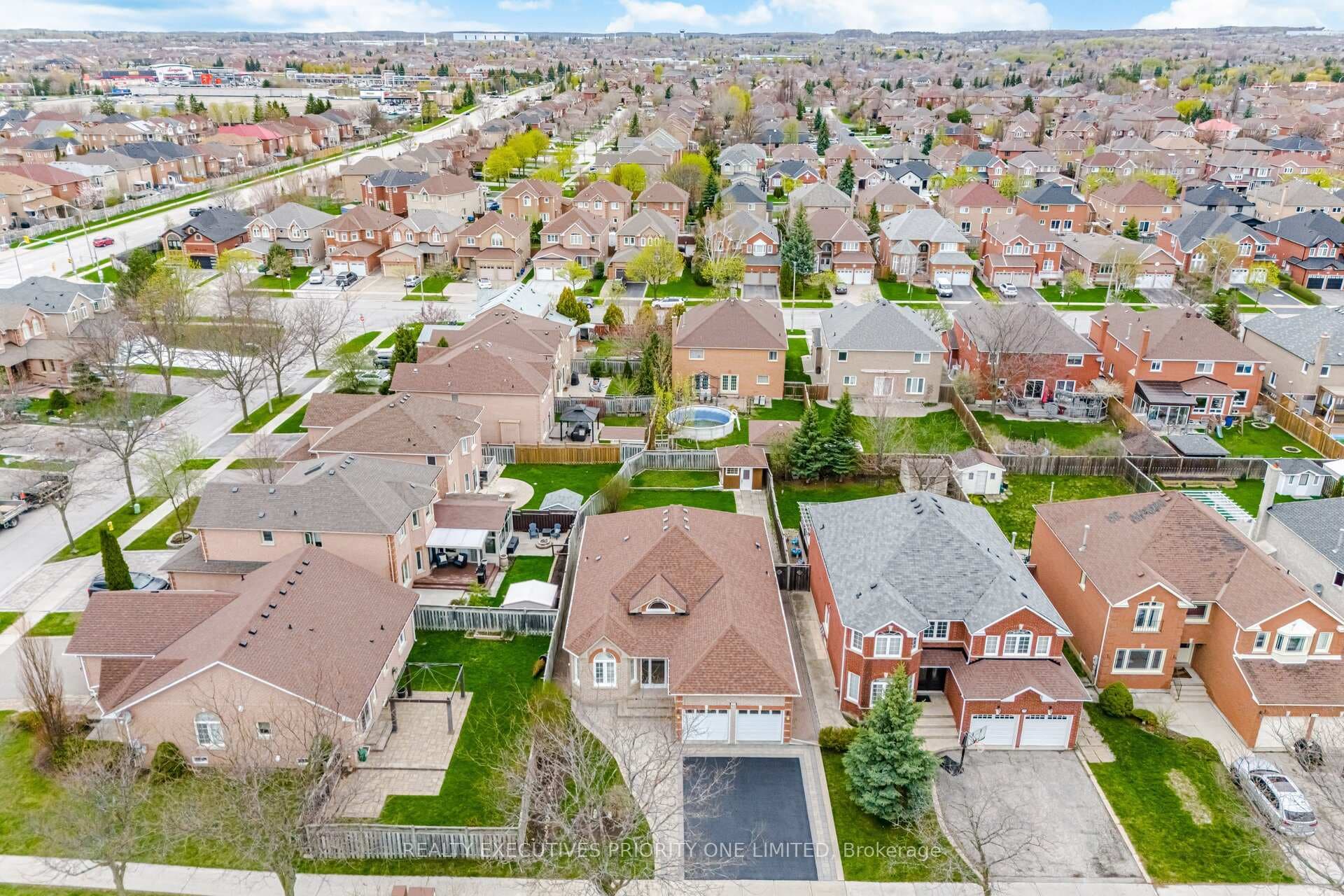 222 Caproni Drive, Vaughan, ON L6A 1X7