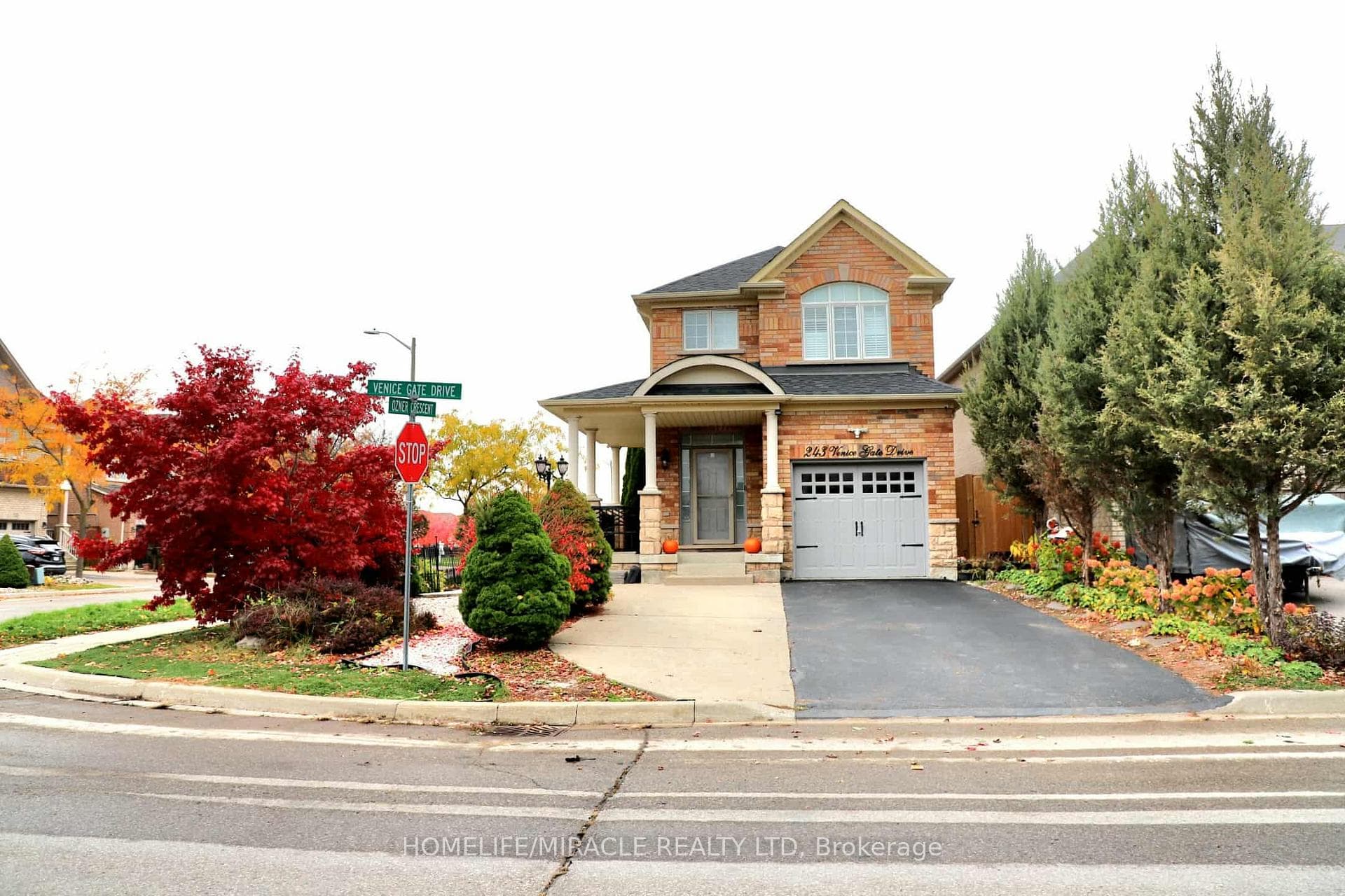 243 Venice Gate Drive, Vaughan, ON L4H 0G1
