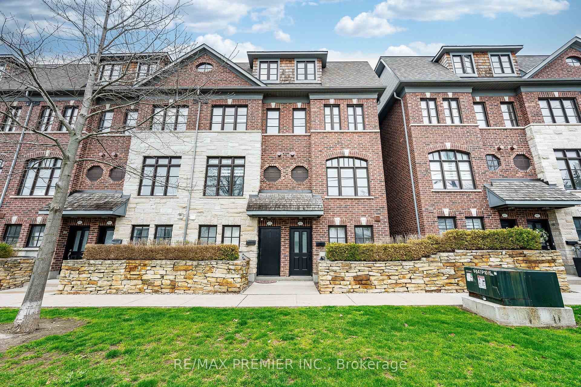 8321 Kipling Avenue 16, Vaughan, ON L4L 2A7