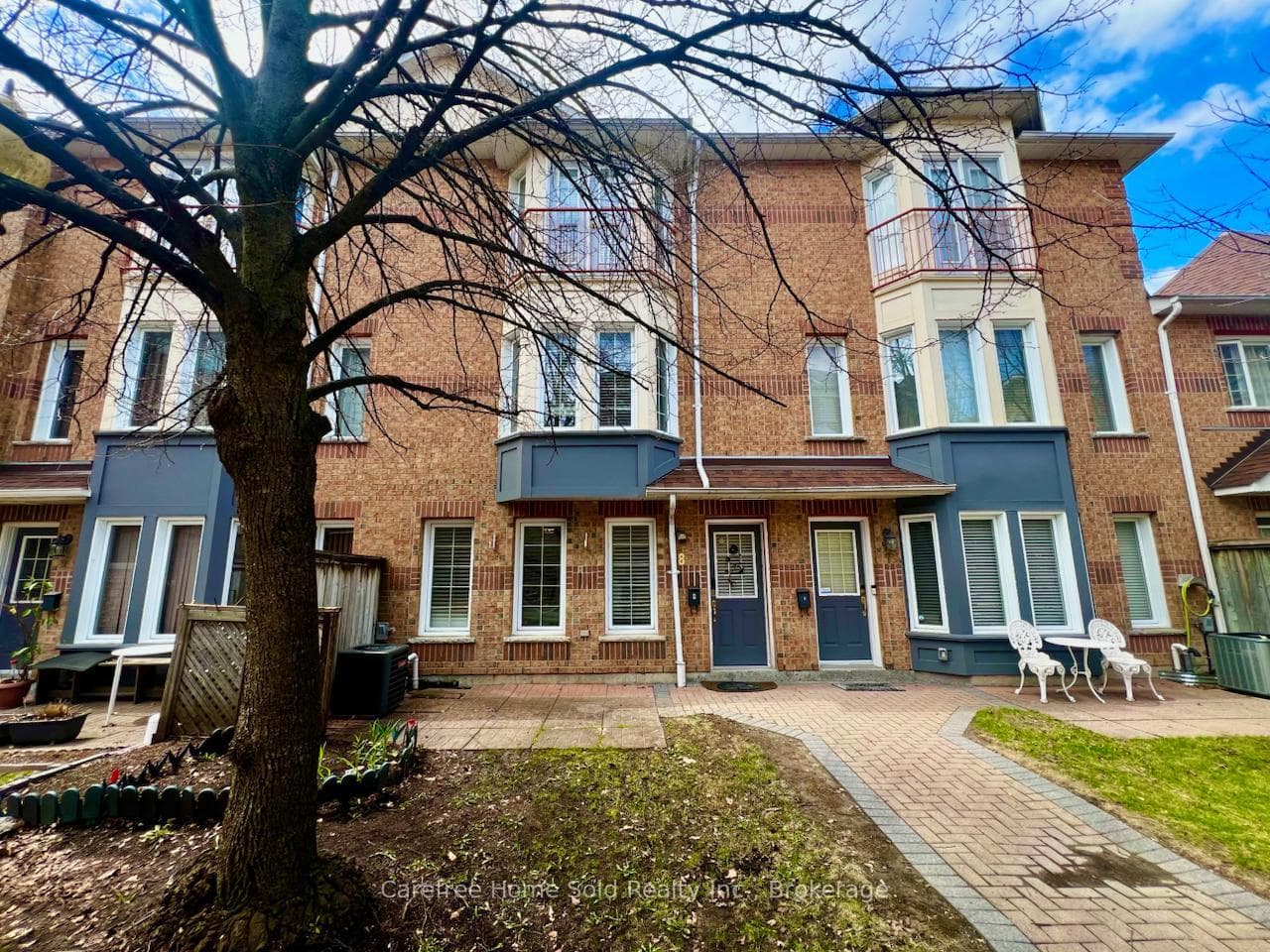 151 Townsgate Drive 8, Vaughan, ON L4J 8J7