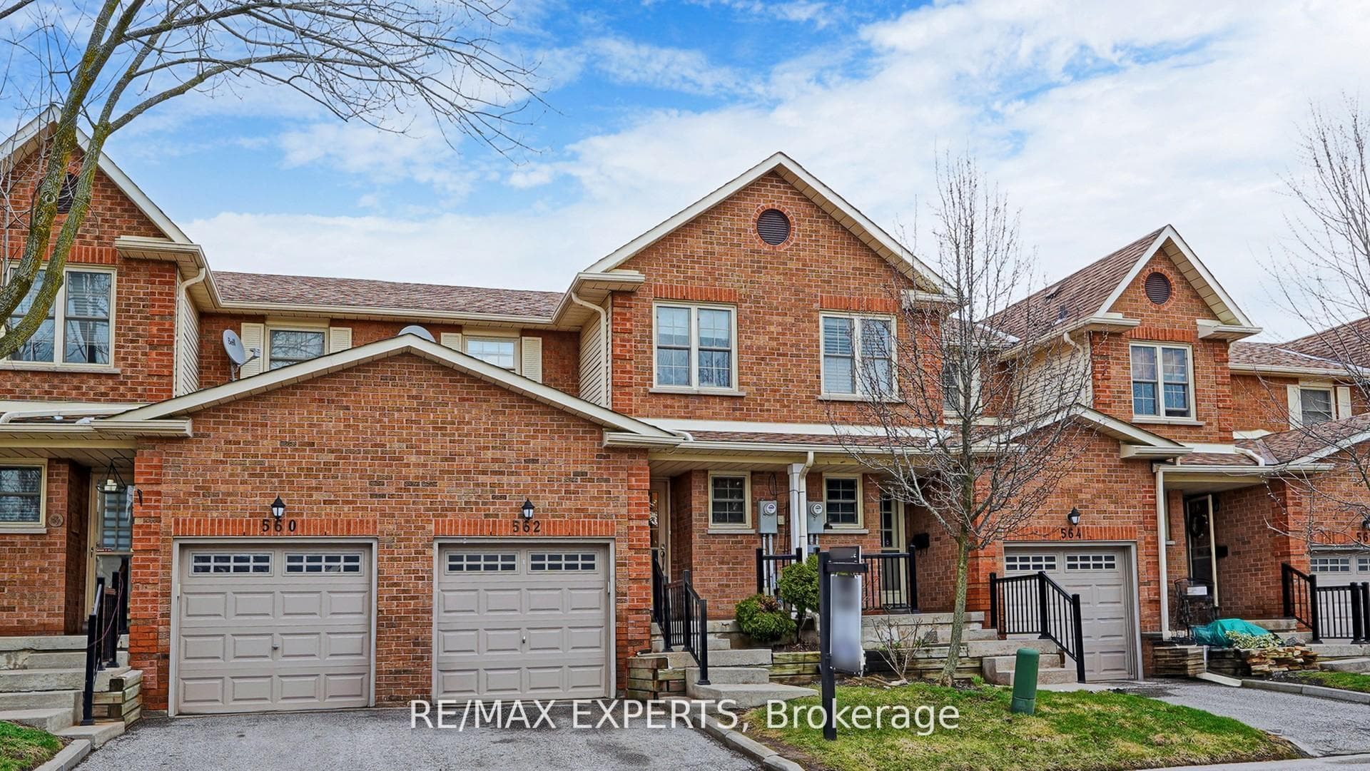 562 Tara Hill Circle, Aurora, ON L4G 6G9