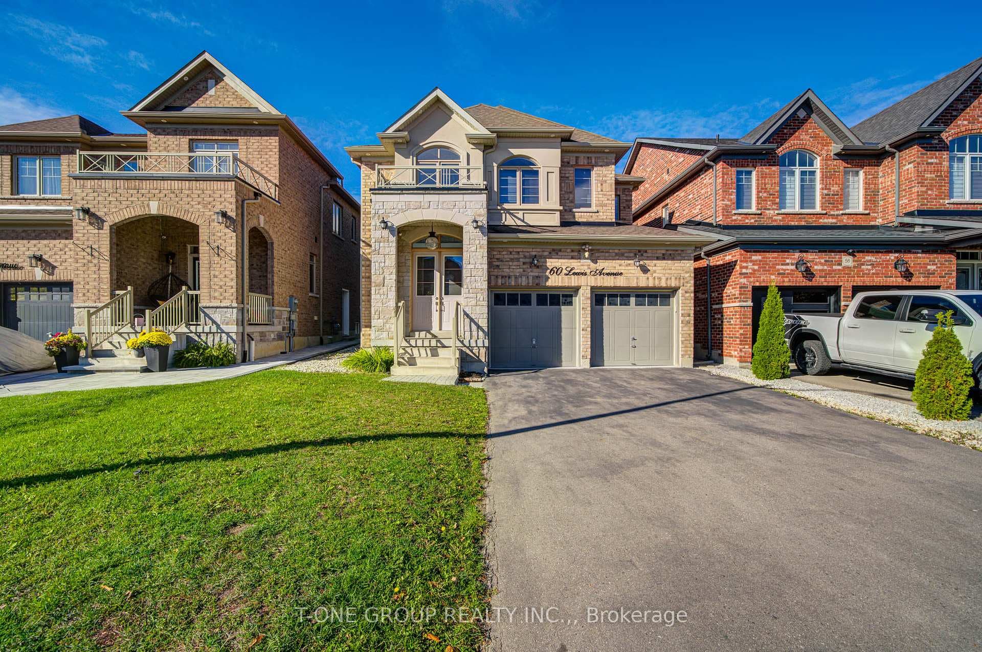 60 LEWIS Avenue, Bradford West Gwillimbury, ON L3Z 0X2
