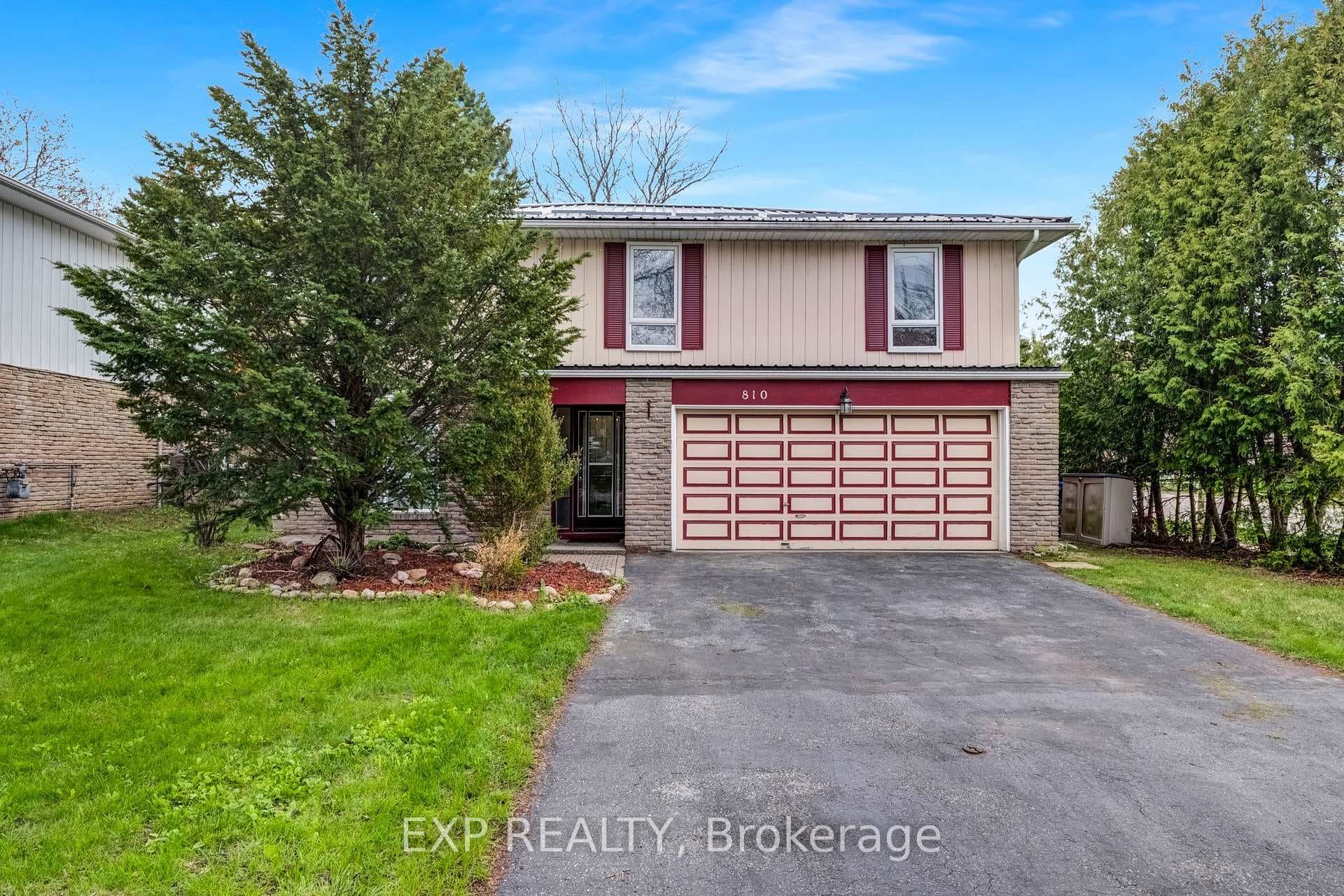 810 Srigley Street, Newmarket, ON L3Y 1X7