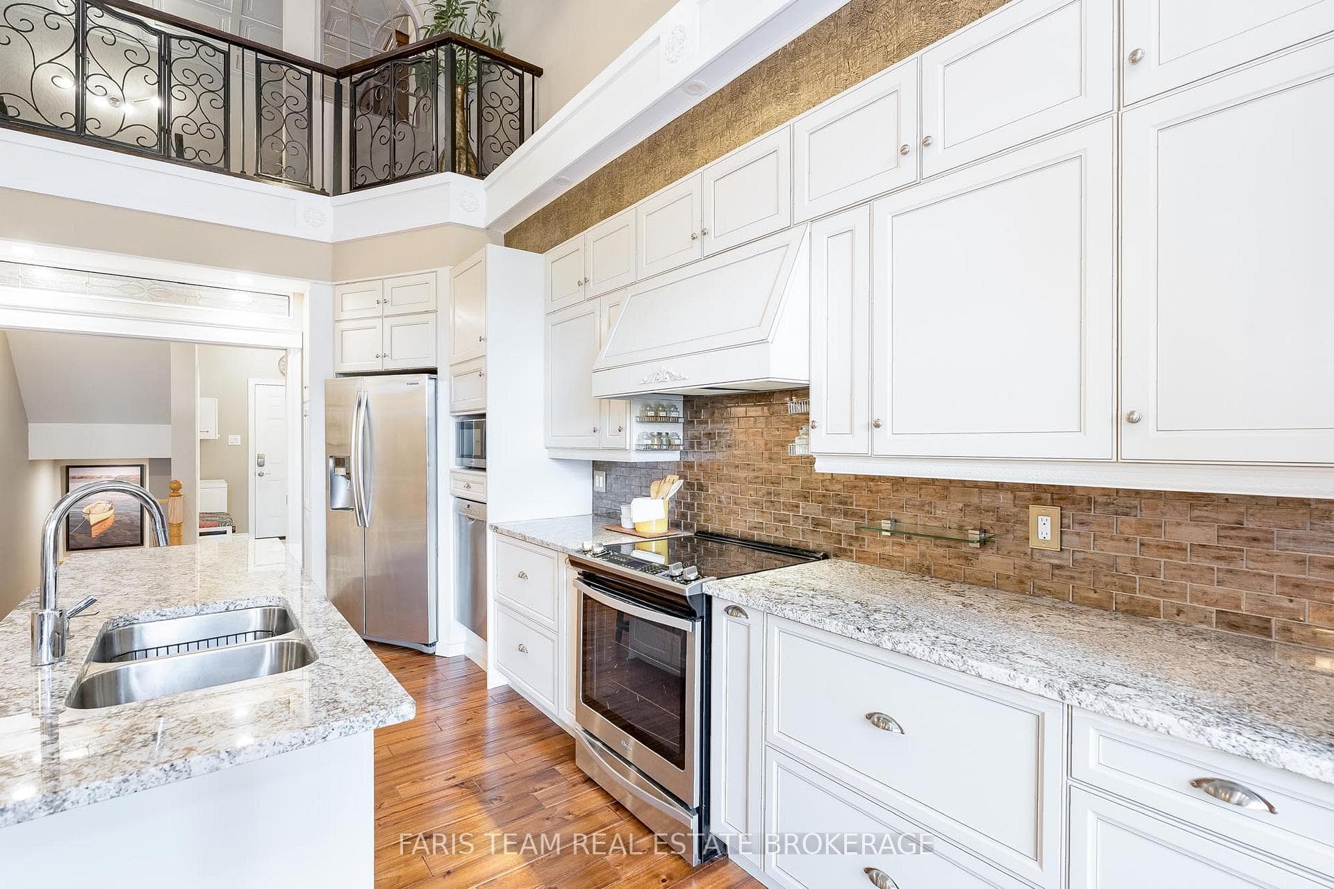 10 Wilton Trail, Aurora, ON L4G 7S9