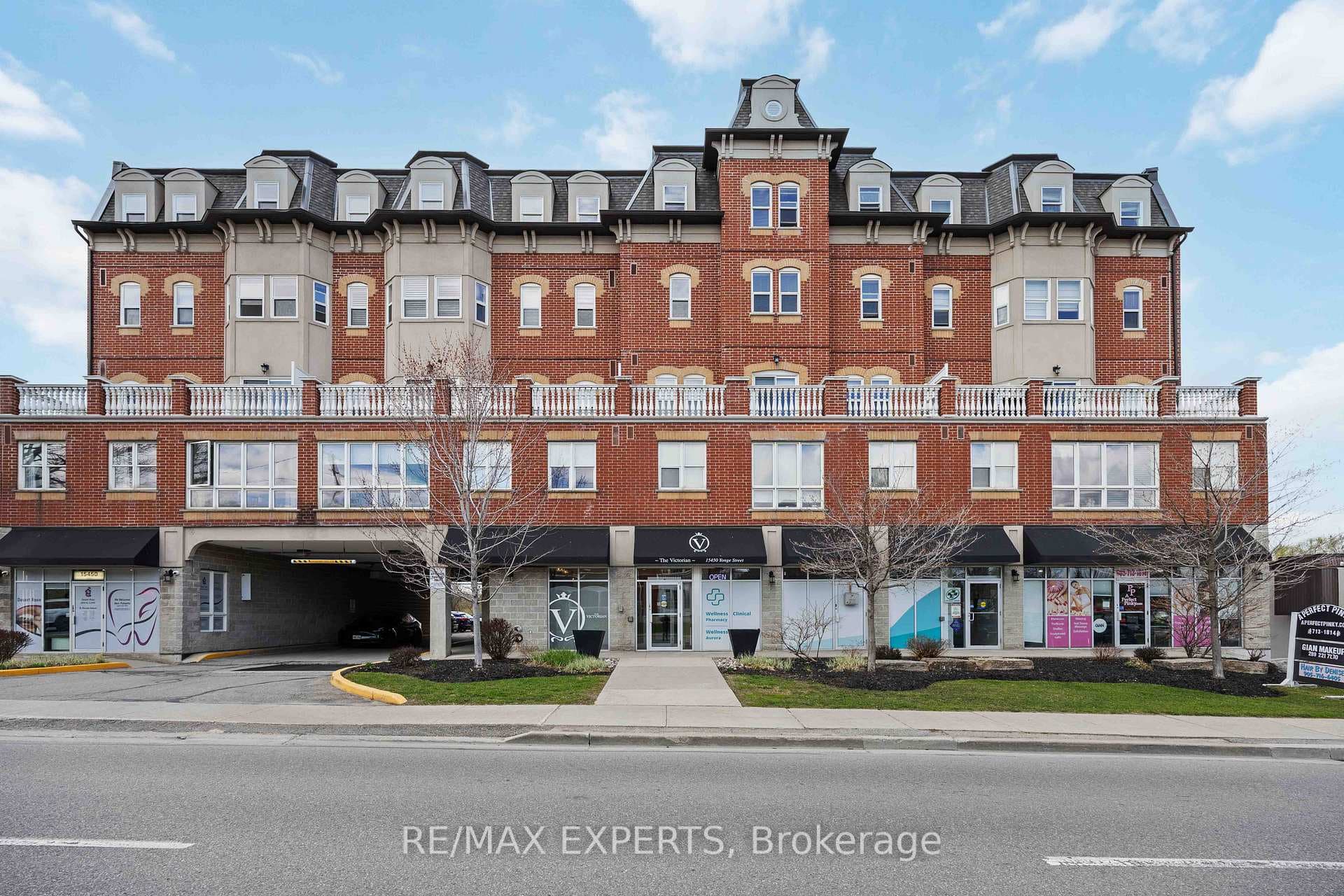 15450 Yonge Street S 207, Aurora, ON L4G 0K1