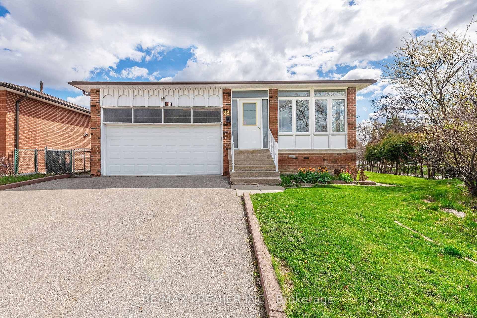 43 Jules Avenue, Vaughan, ON L4L 1Y2