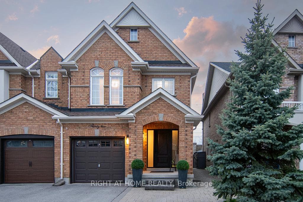 32 Crestbank Court, Vaughan, ON L6A 0B2