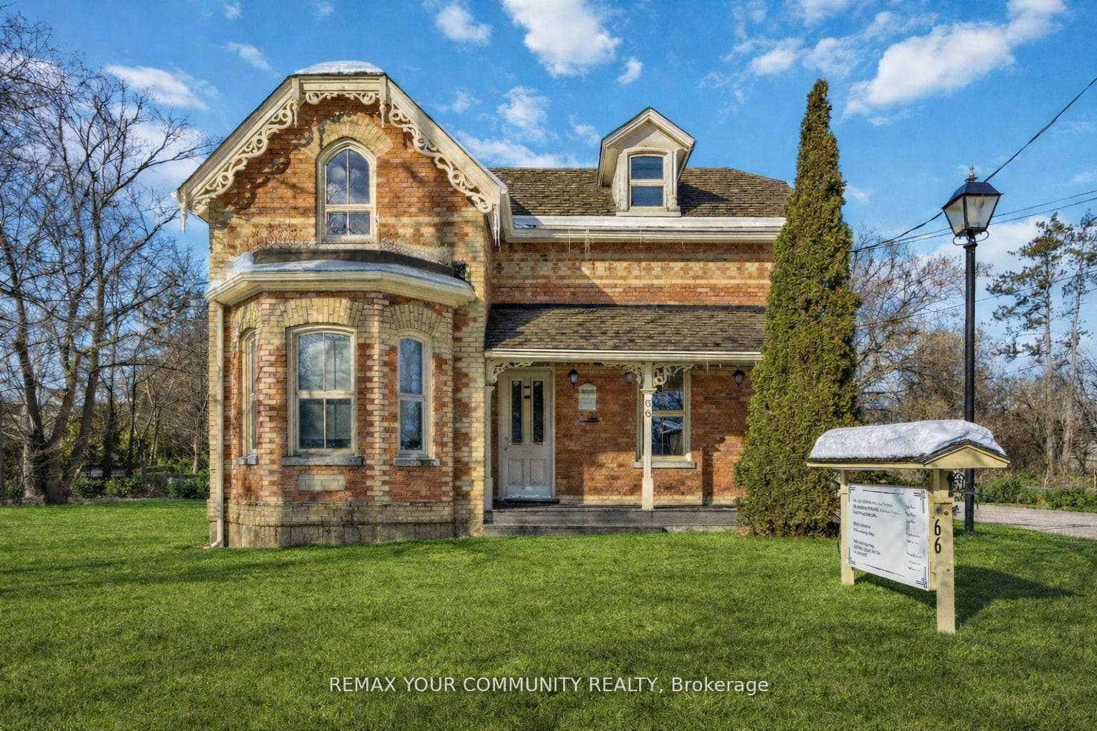 66 Centre Street, Vaughan, ON L4J 1E9