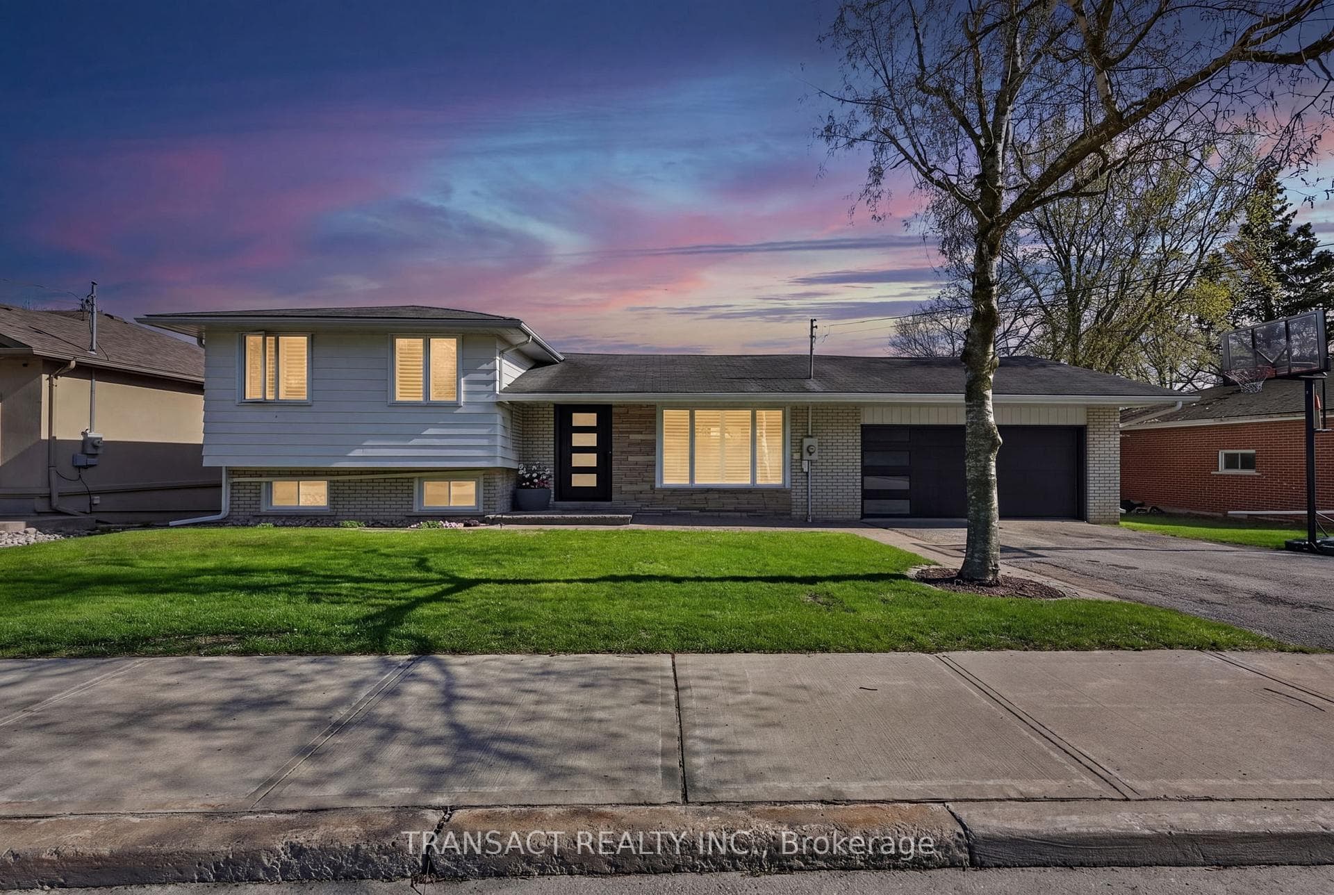 160 Queen Street, Bradford West Gwillimbury, ON L3Z 1L6