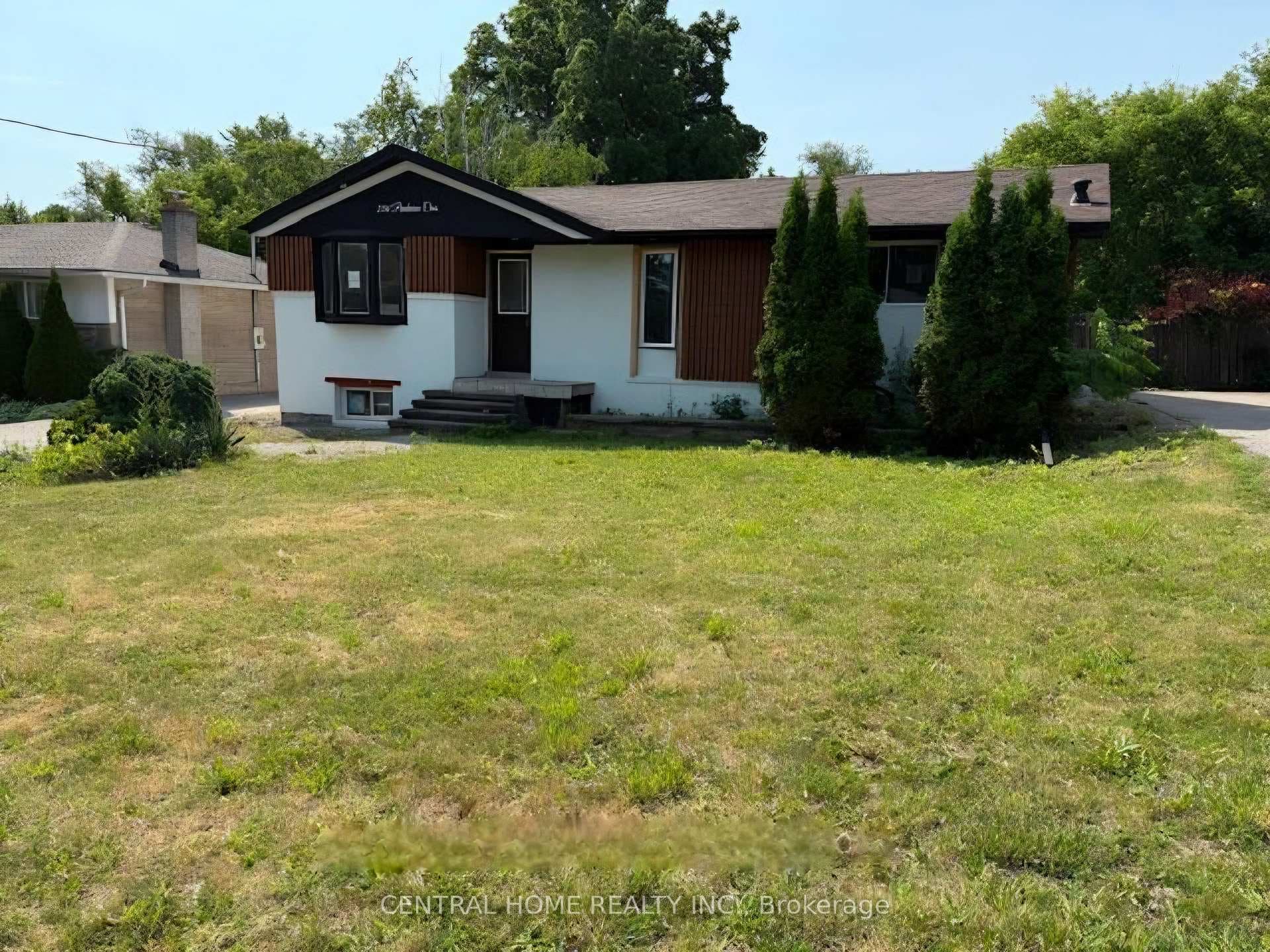 206 Parkview Crescent, Newmarket, ON L3Y 2C8