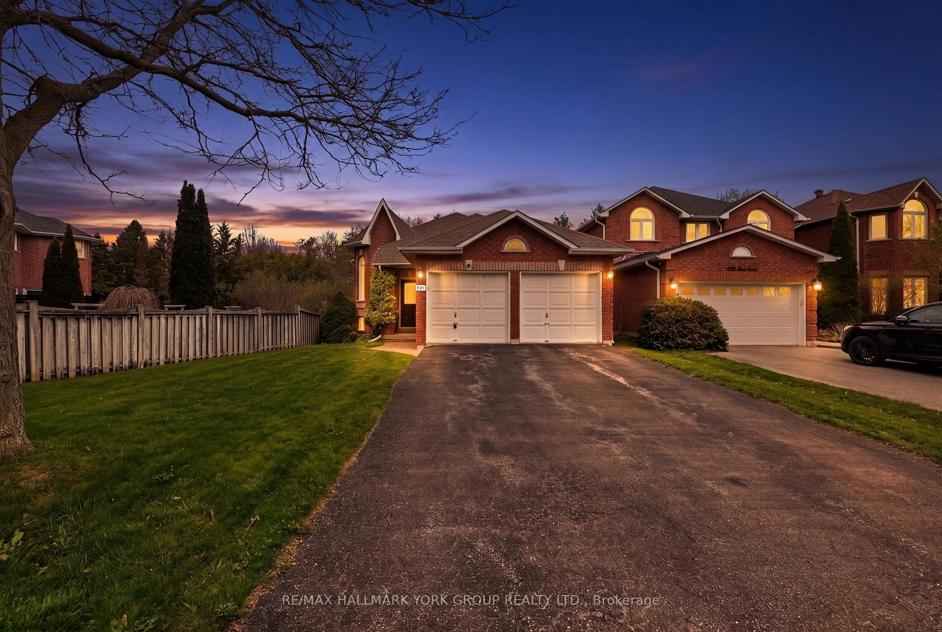 801 Surin Court, Newmarket, ON L3Y 8R3