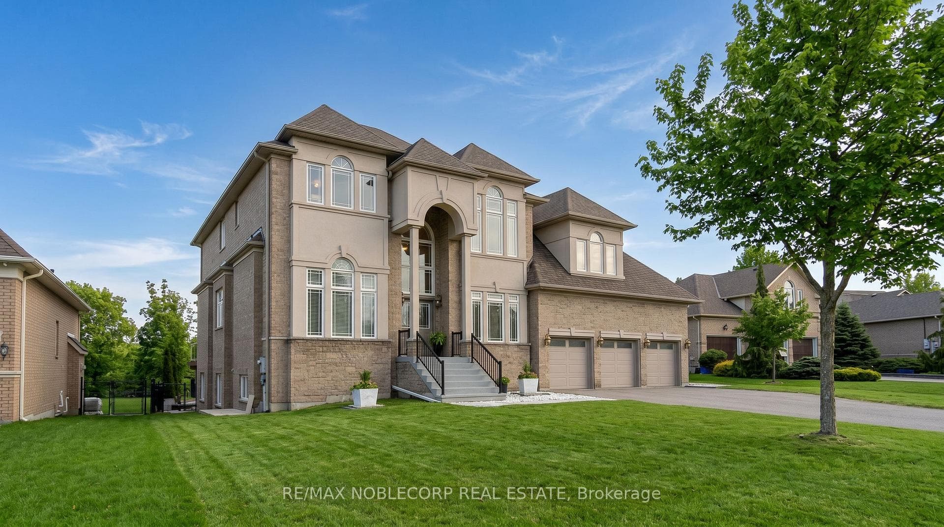 170 Athabasca Drive, Vaughan, ON L6A 3R9