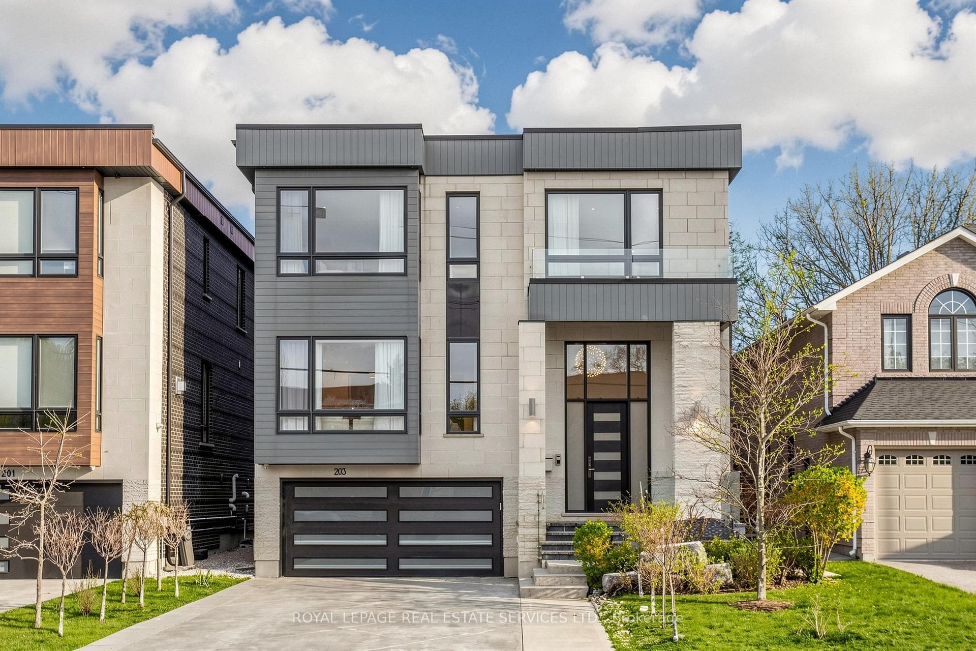 203 Crestwood Road, Vaughan, ON L4J 1A8