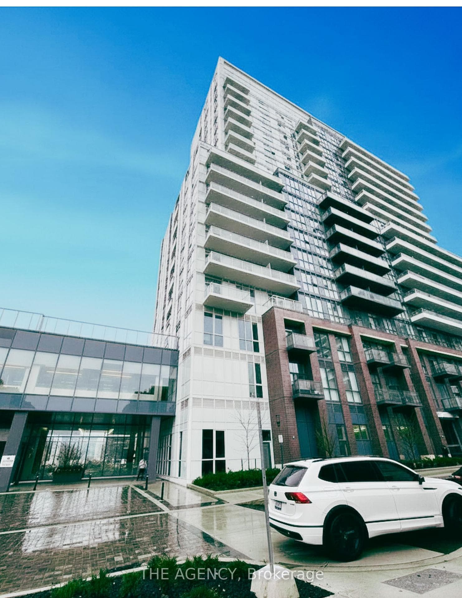38 Honeycrisp Crescent 805, Vaughan, ON L4K 0M7