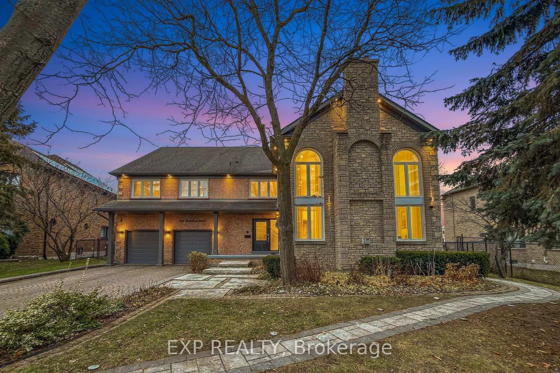 870 Robellino Court, Newmarket, ON L3X 1L5