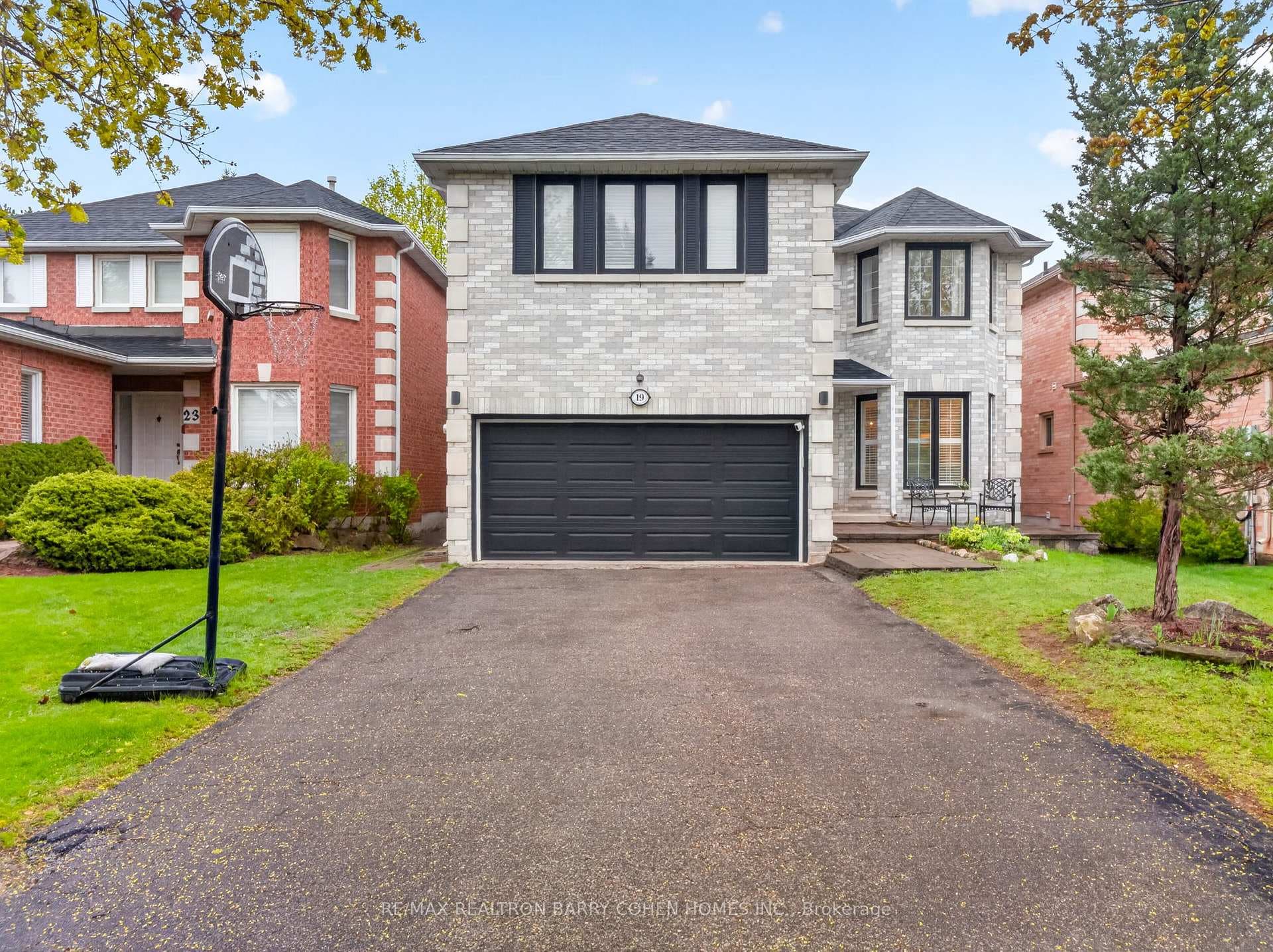 19 Arvida Drive, Vaughan, ON L4J 7X8