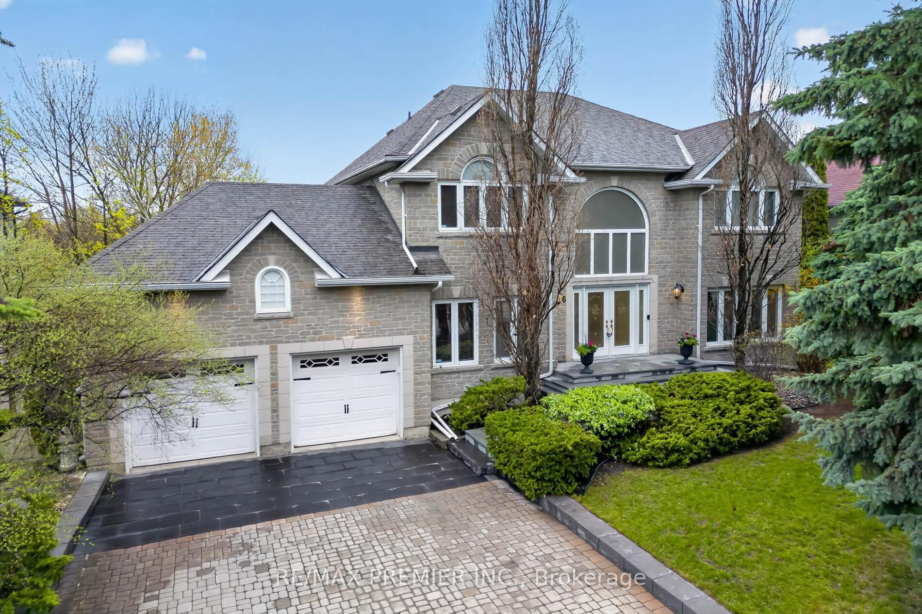 46 Deerchase Circle, Vaughan, ON L4H 1B4